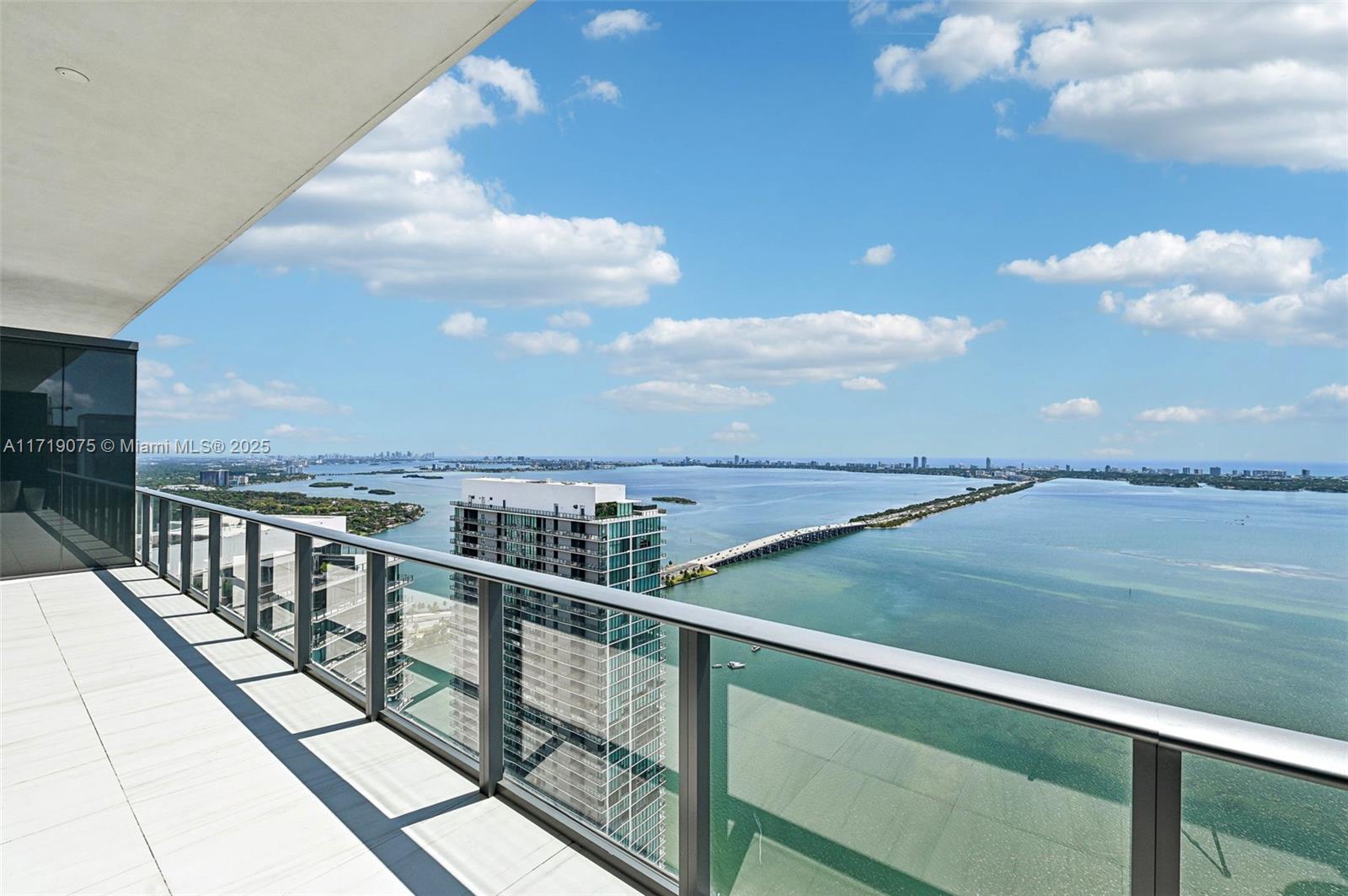 GRAN PARAISO CONDO - Residential