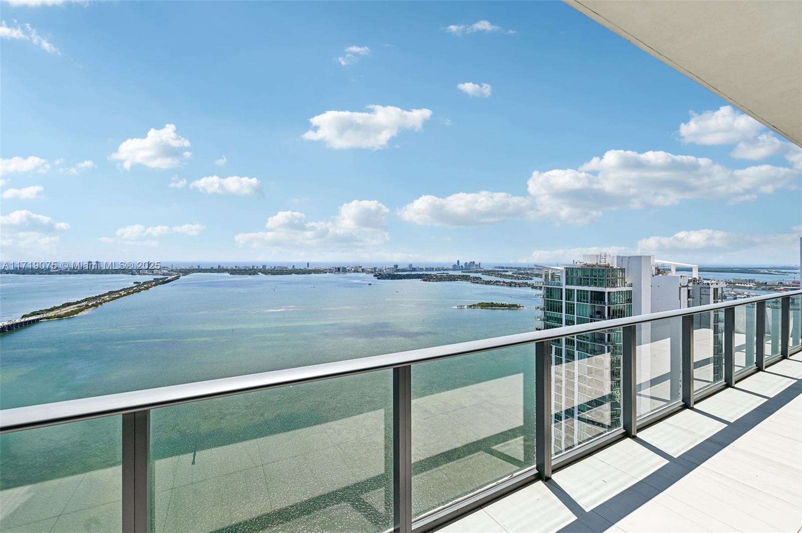 GRAN PARAISO CONDO - Residential