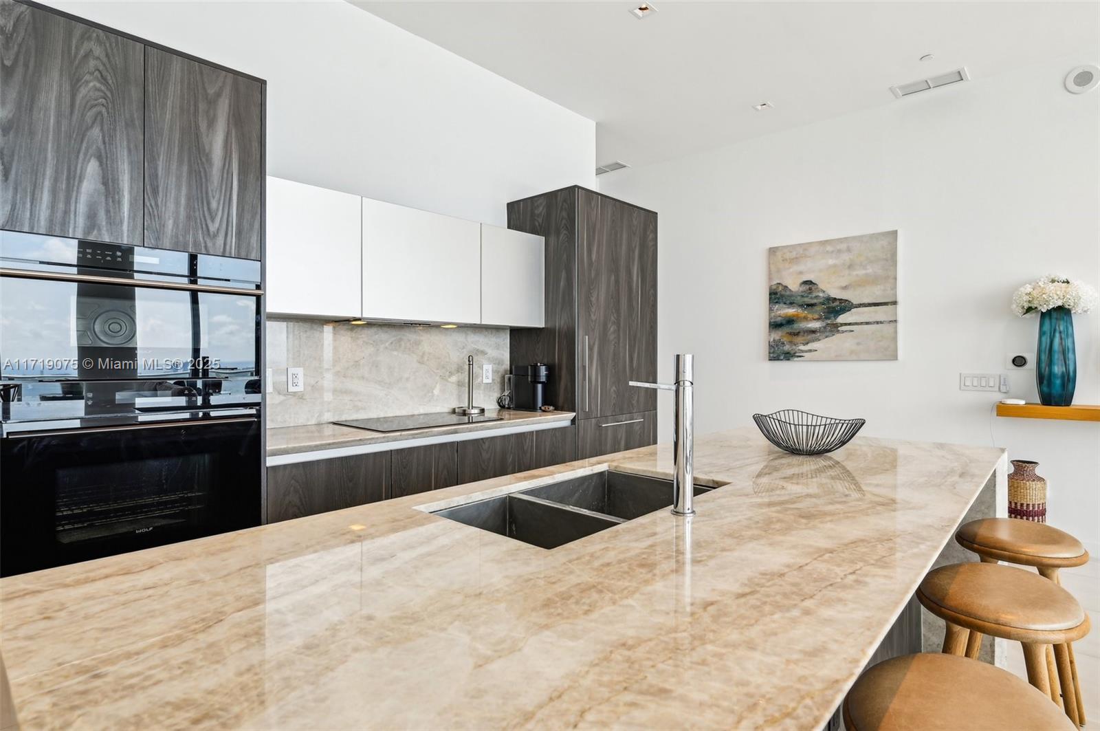 GRAN PARAISO CONDO - Residential