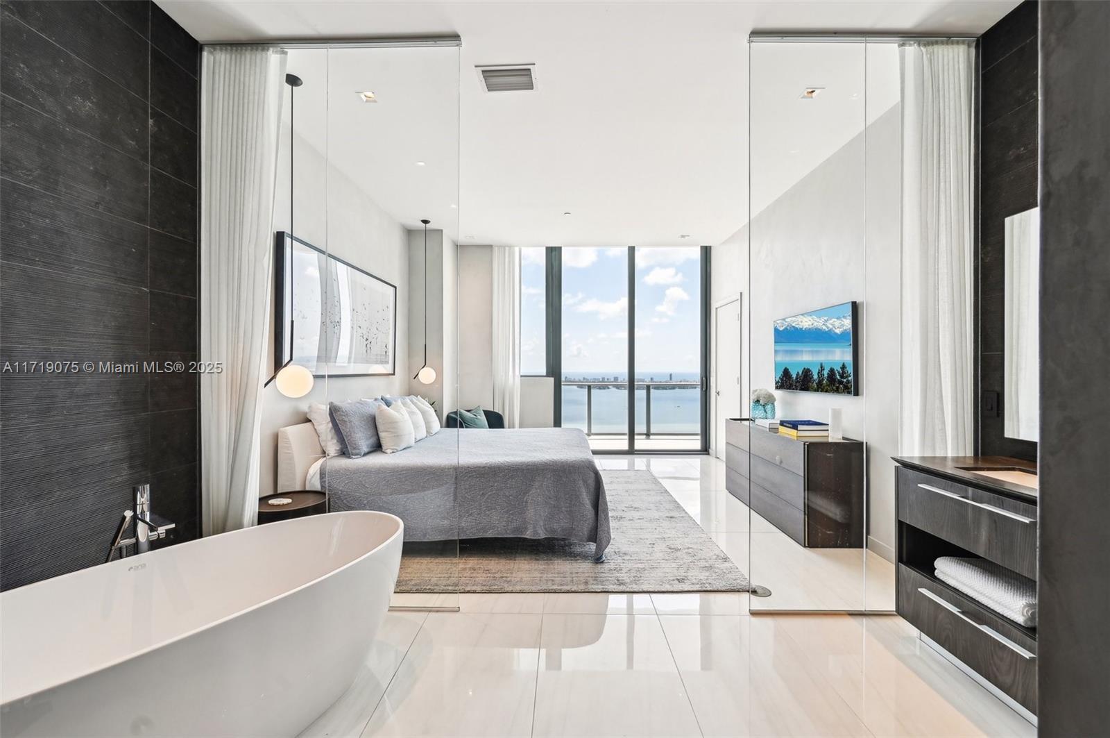 GRAN PARAISO CONDO - Residential