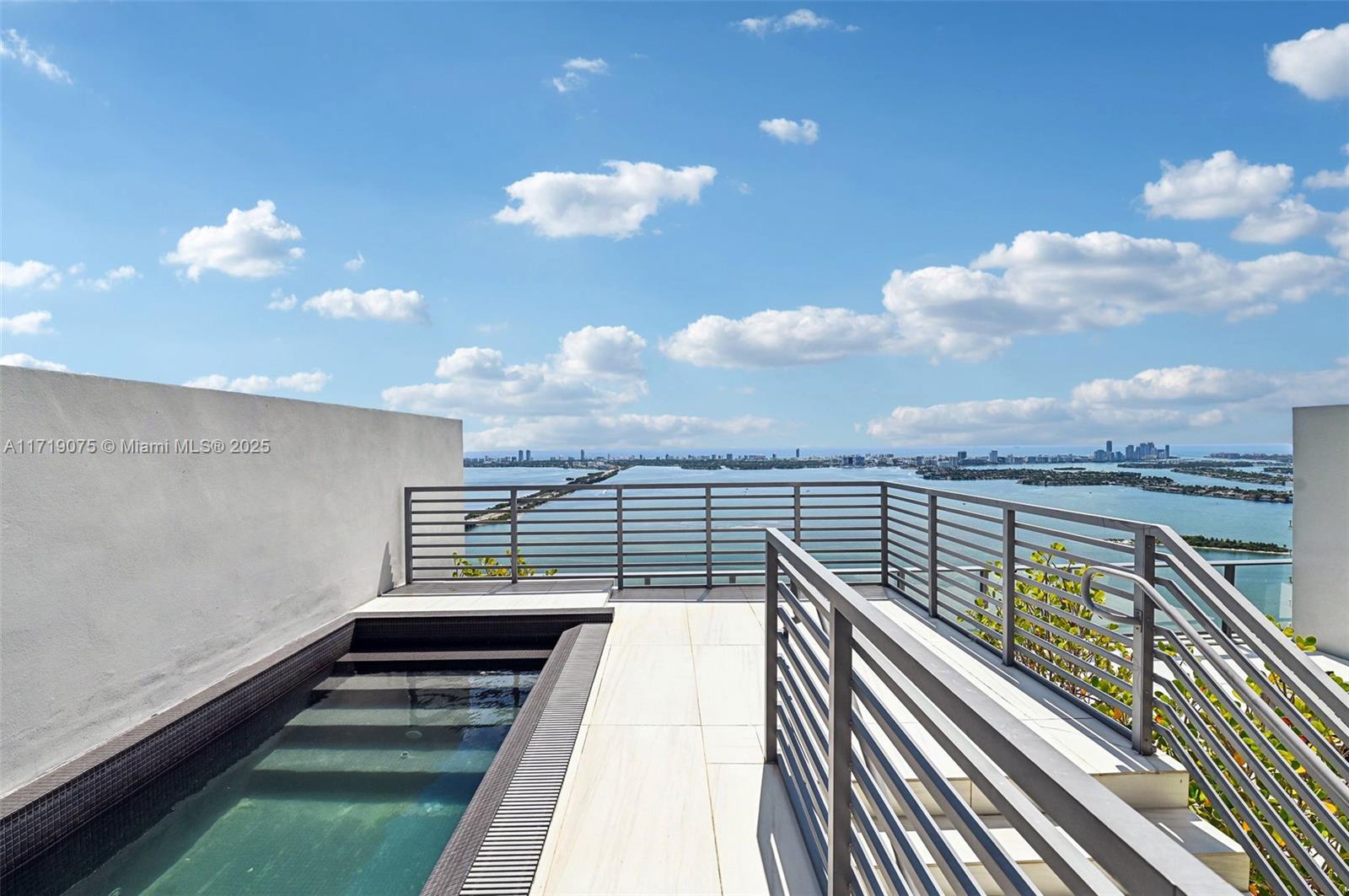GRAN PARAISO CONDO - Residential
