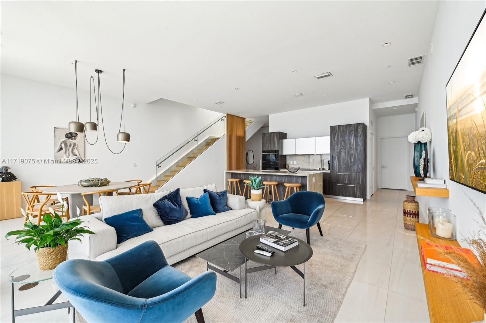 GRAN PARAISO CONDO - Residential
