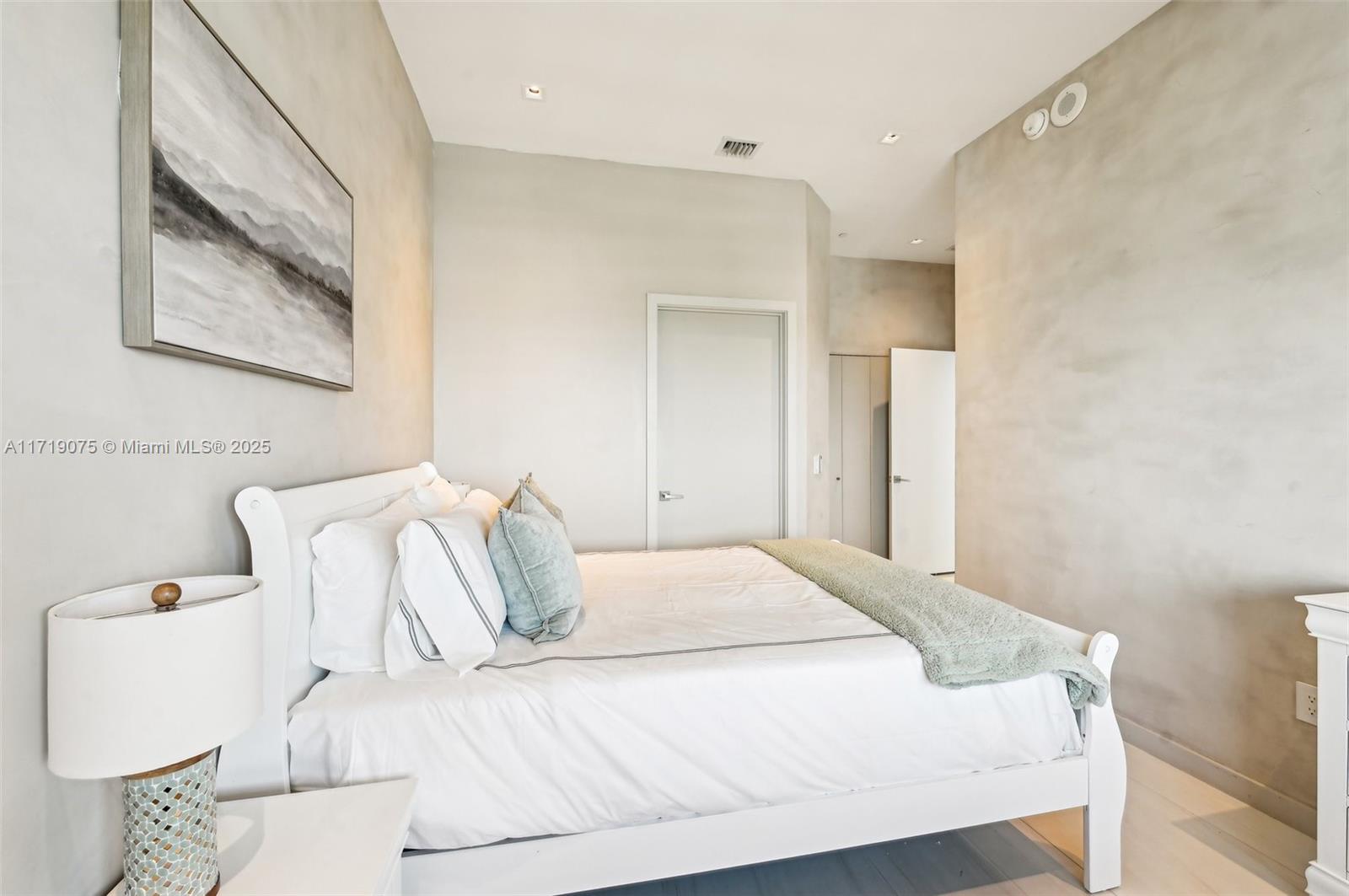 GRAN PARAISO CONDO - Residential
