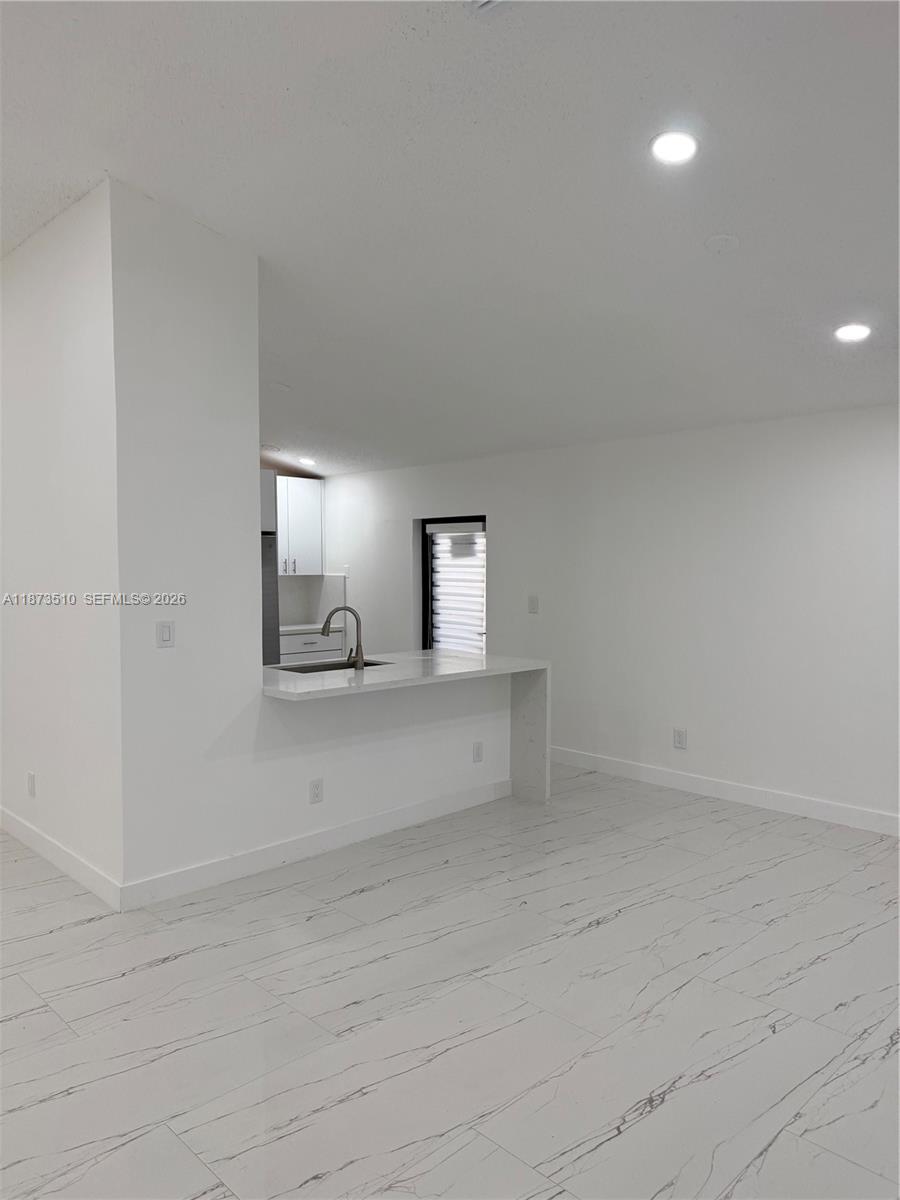 LAGO MAR SOUTH - Residential Lease