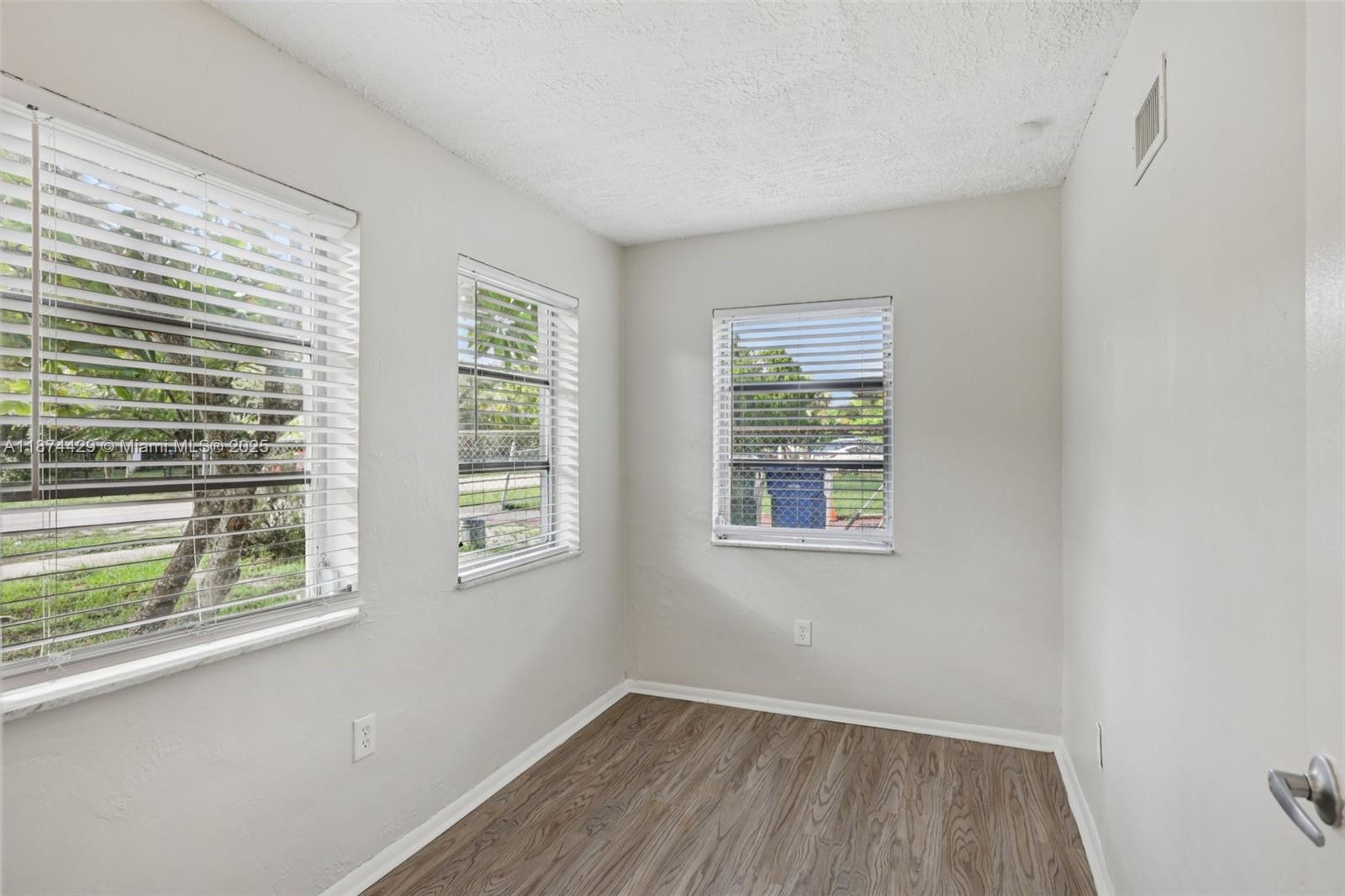 WOODLAND PARK AMD PLAT - Residential