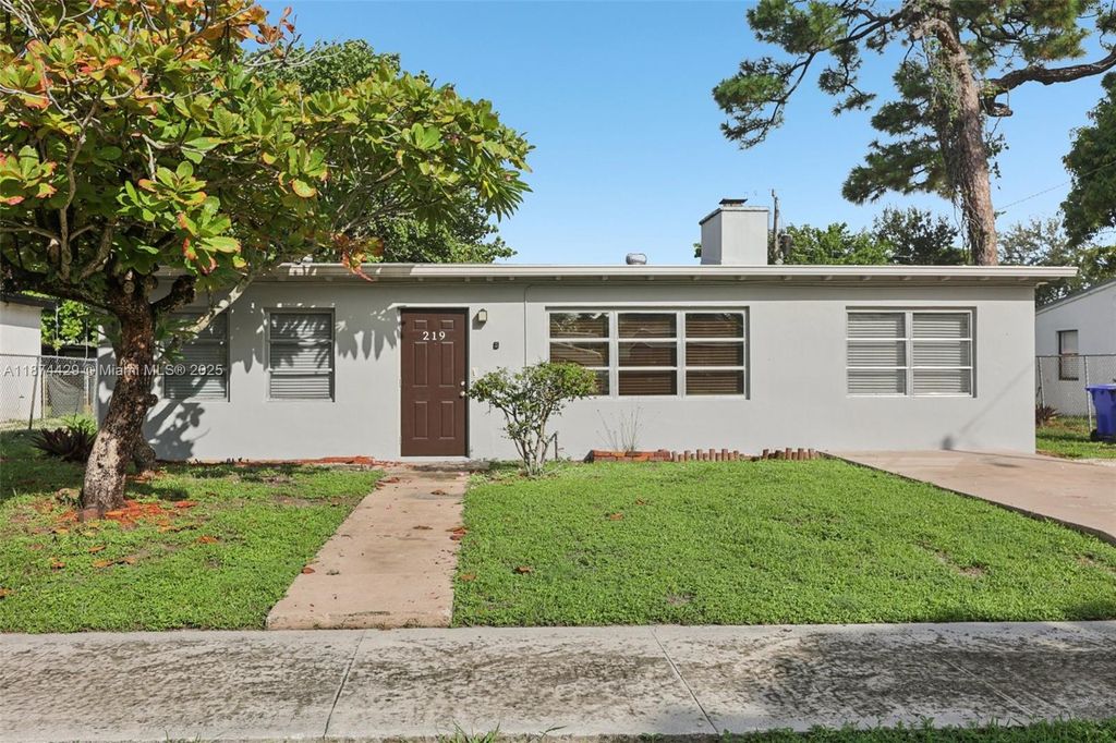 Photo of 219 SW 21st Way, Fort Lauderdale, FL 33312 (MLS # A11874429)