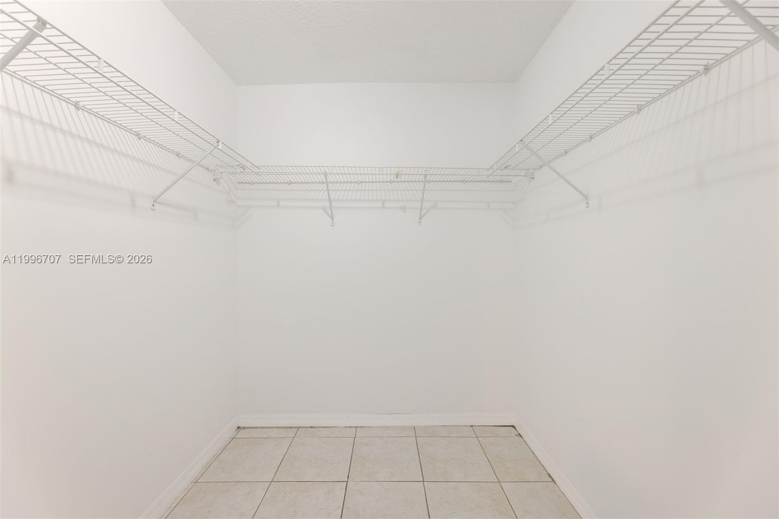 AMD MIAMI SUBURBAN AC - Residential Lease