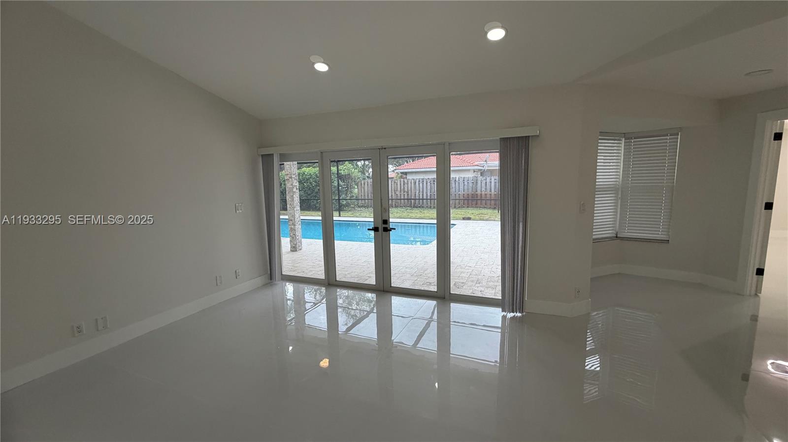 CYPRESS RUN - Residential