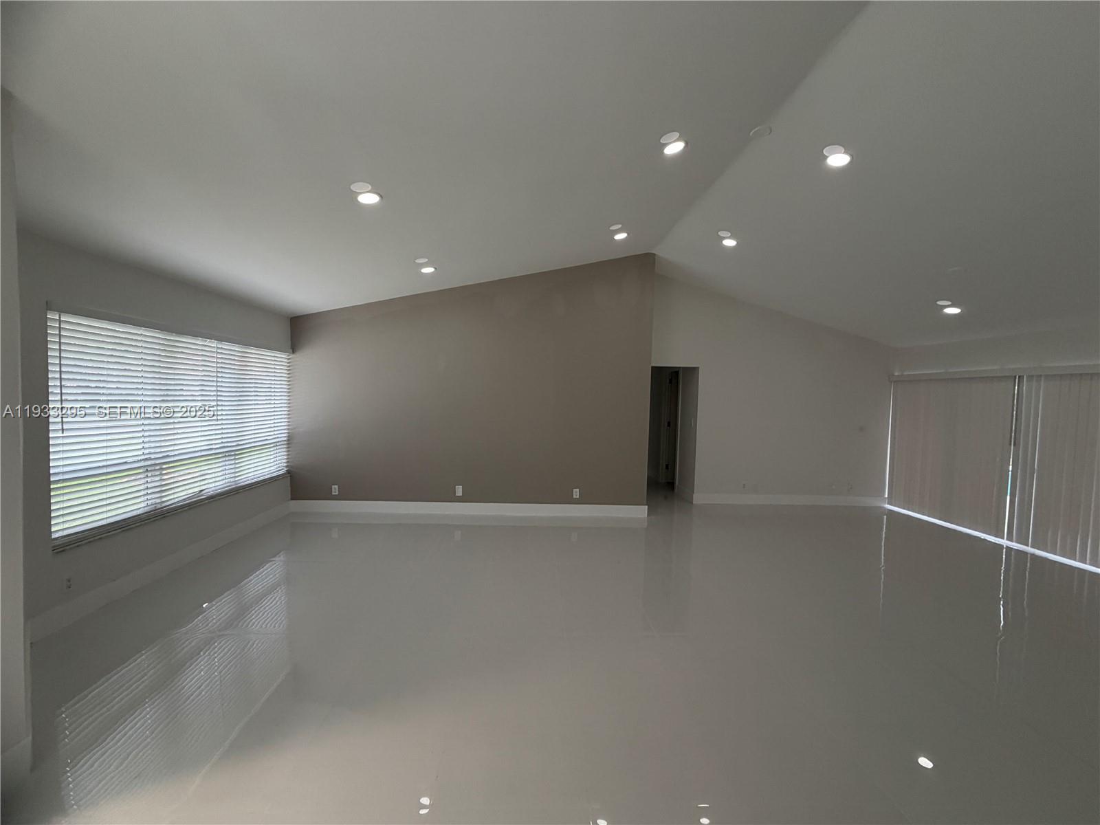 CYPRESS RUN - Residential