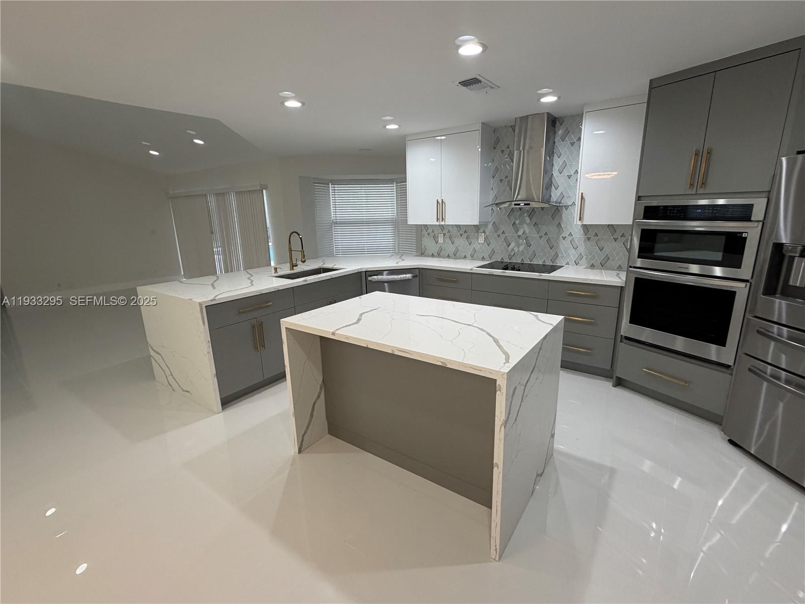 CYPRESS RUN - Residential