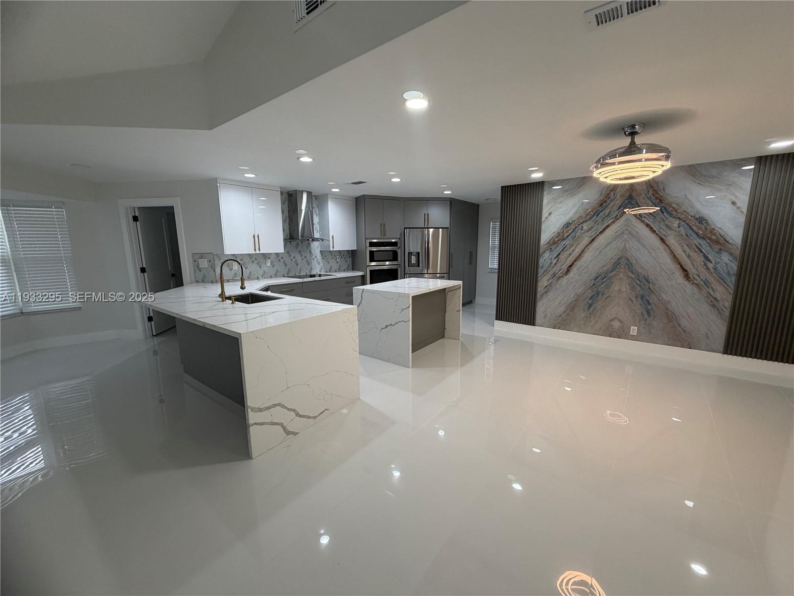 CYPRESS RUN - Residential