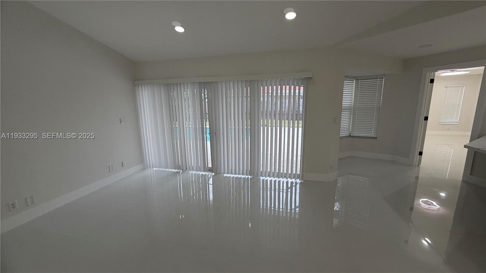 CYPRESS RUN - Residential