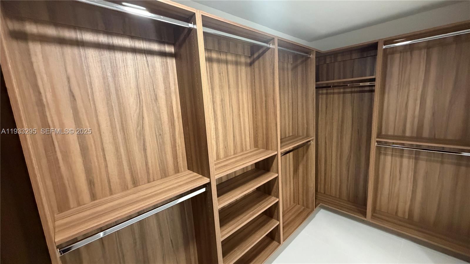 CYPRESS RUN - Residential