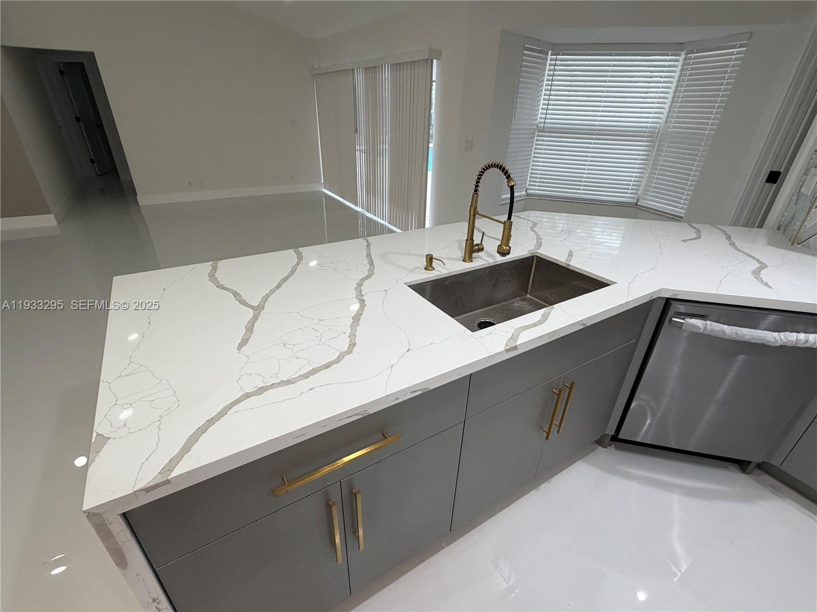 CYPRESS RUN - Residential