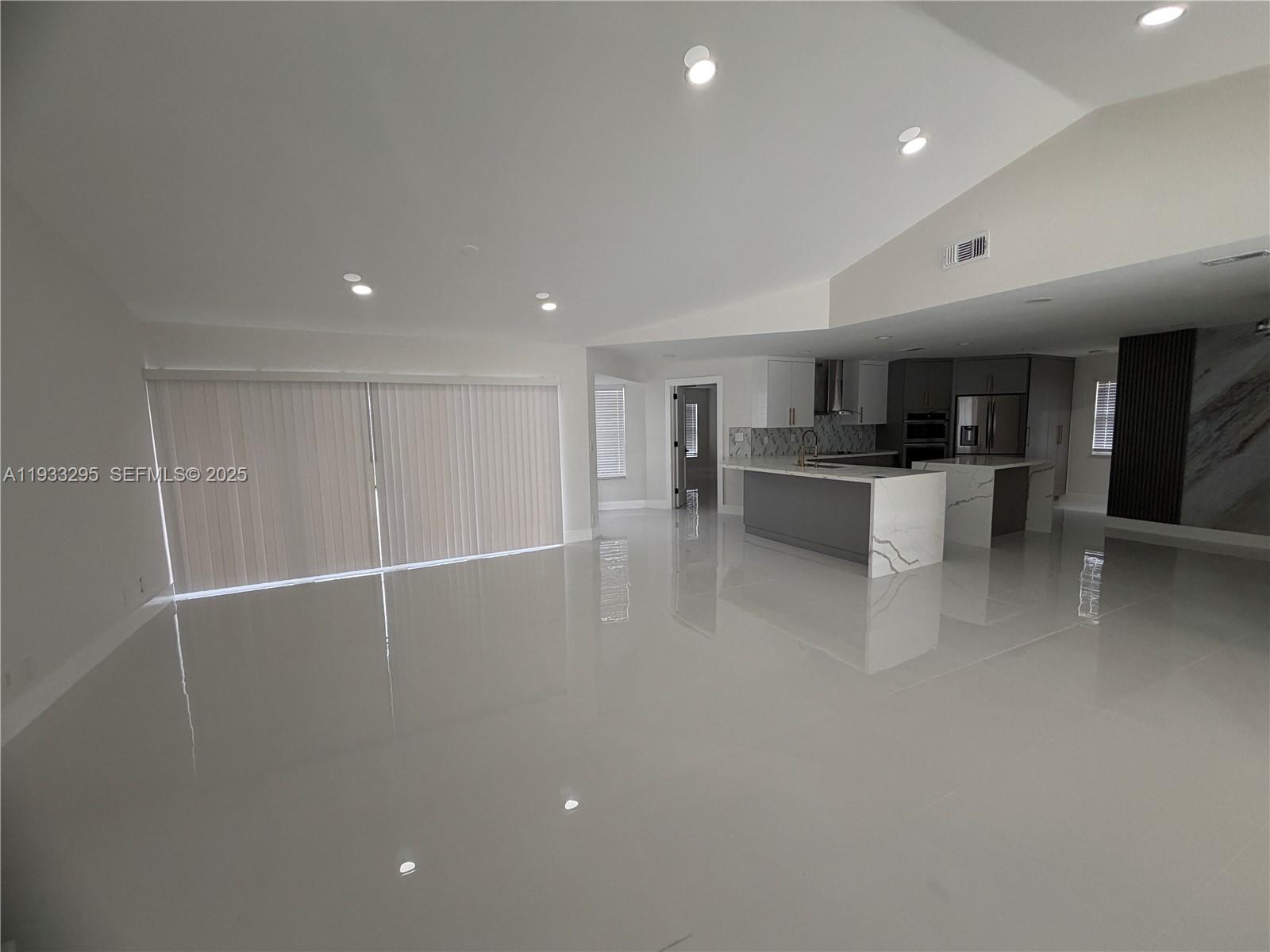 CYPRESS RUN - Residential