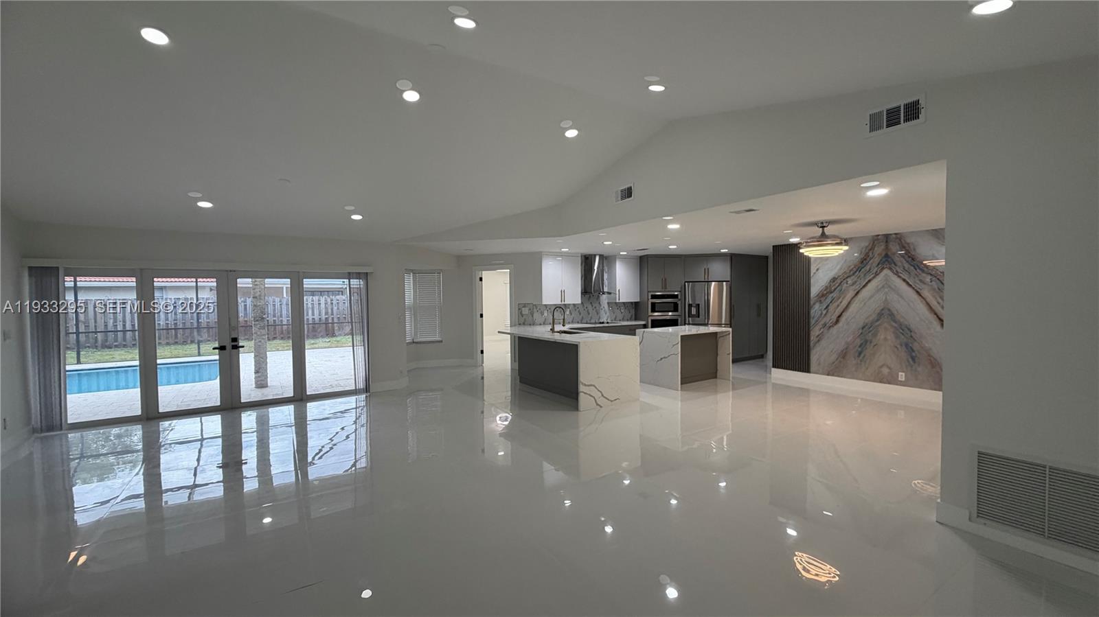 CYPRESS RUN - Residential