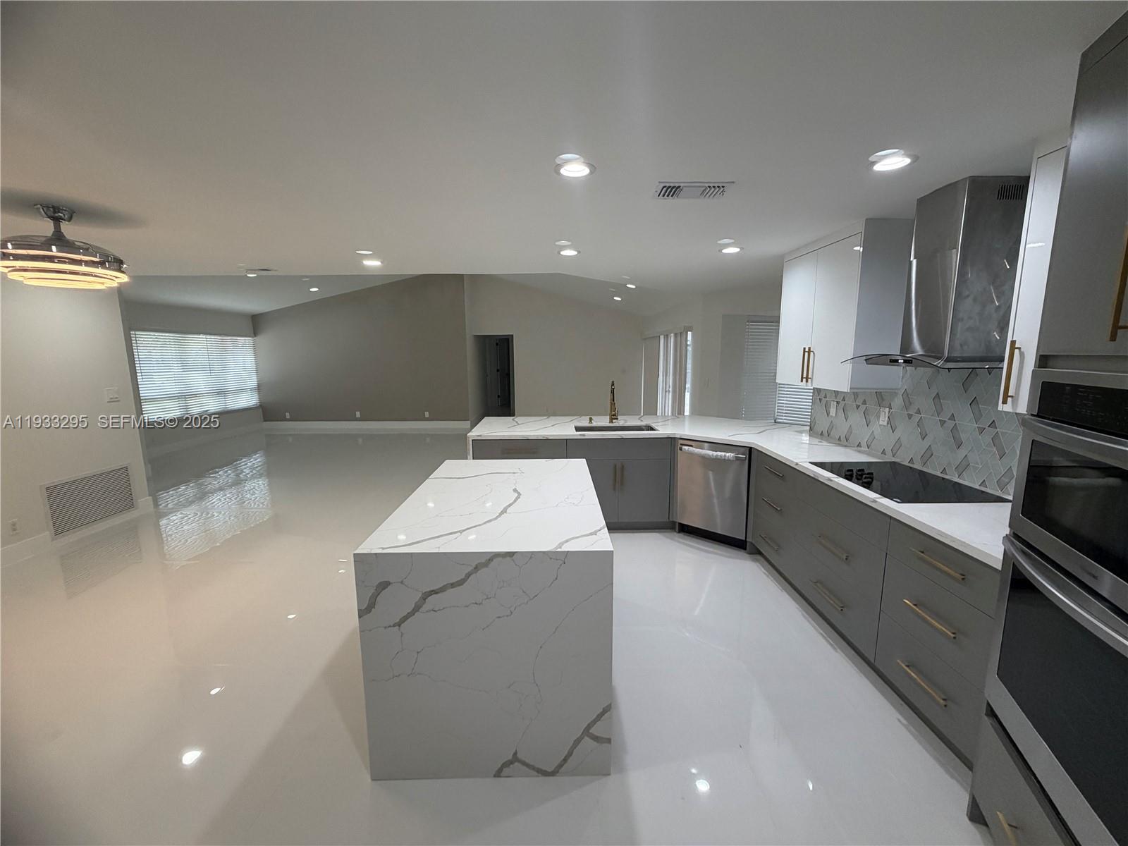 CYPRESS RUN - Residential