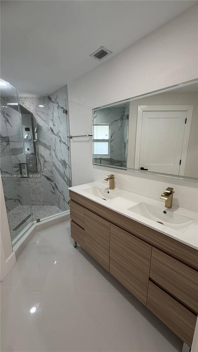 CYPRESS RUN - Residential