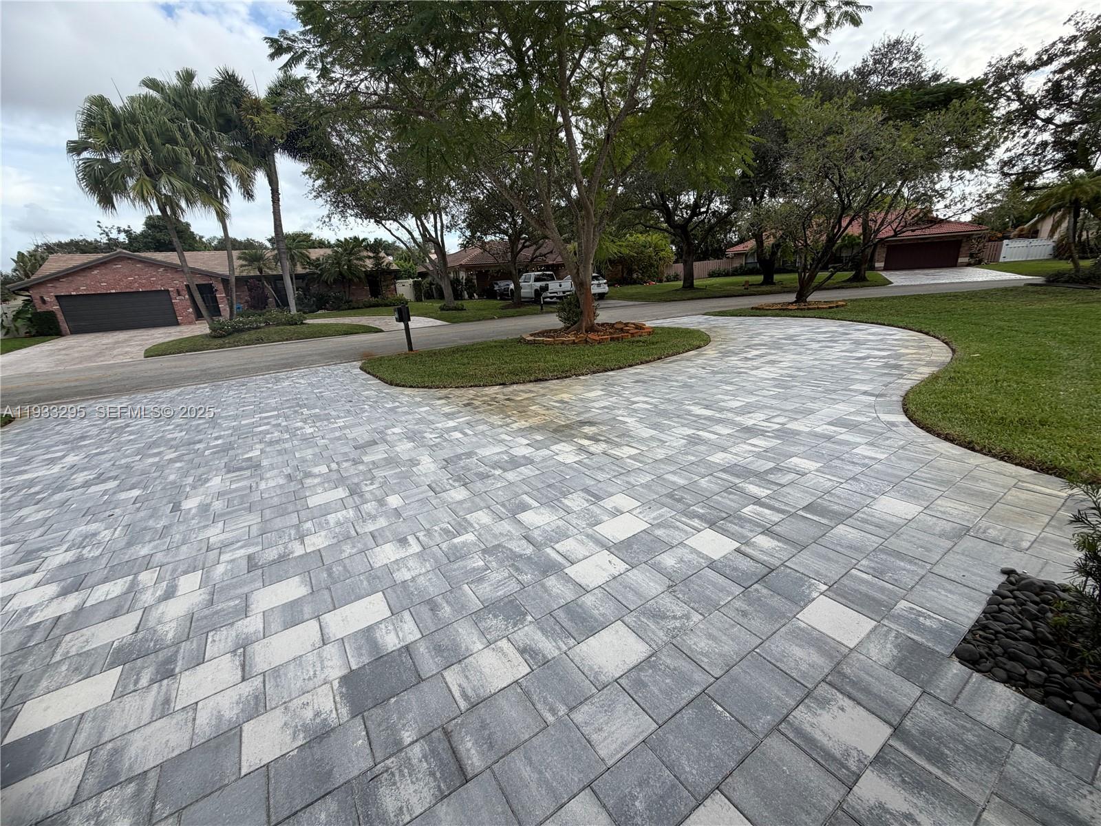 CYPRESS RUN - Residential