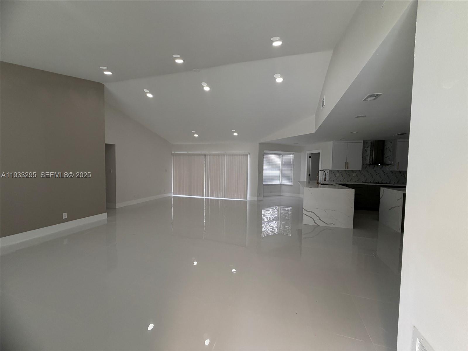 CYPRESS RUN - Residential