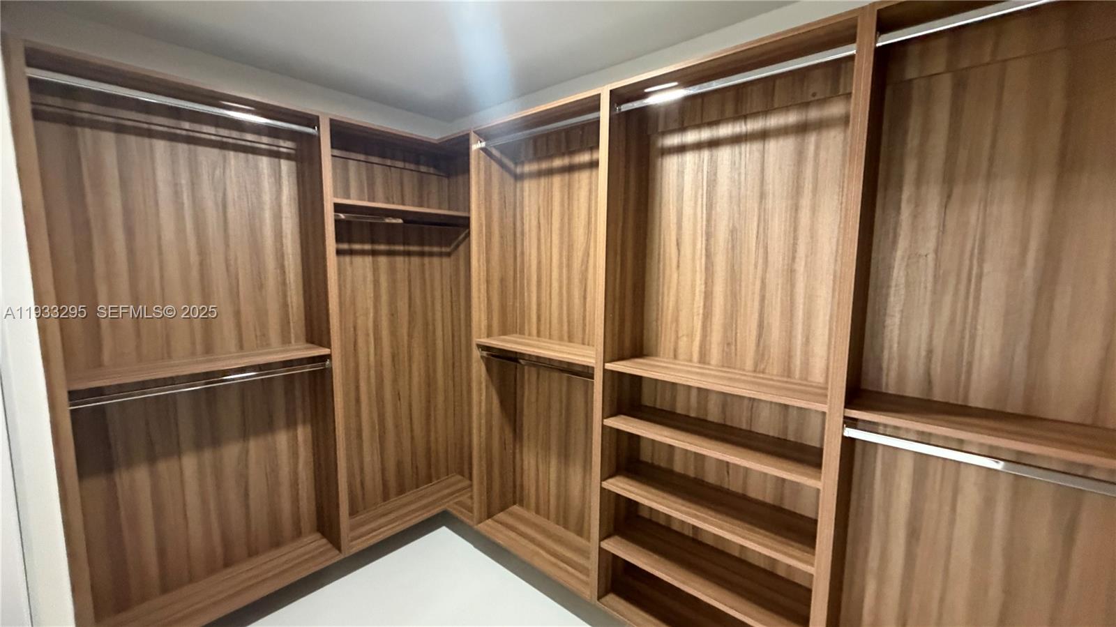 CYPRESS RUN - Residential