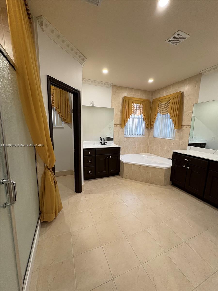 CENTURY GARDENS VILLAS - Residential Lease