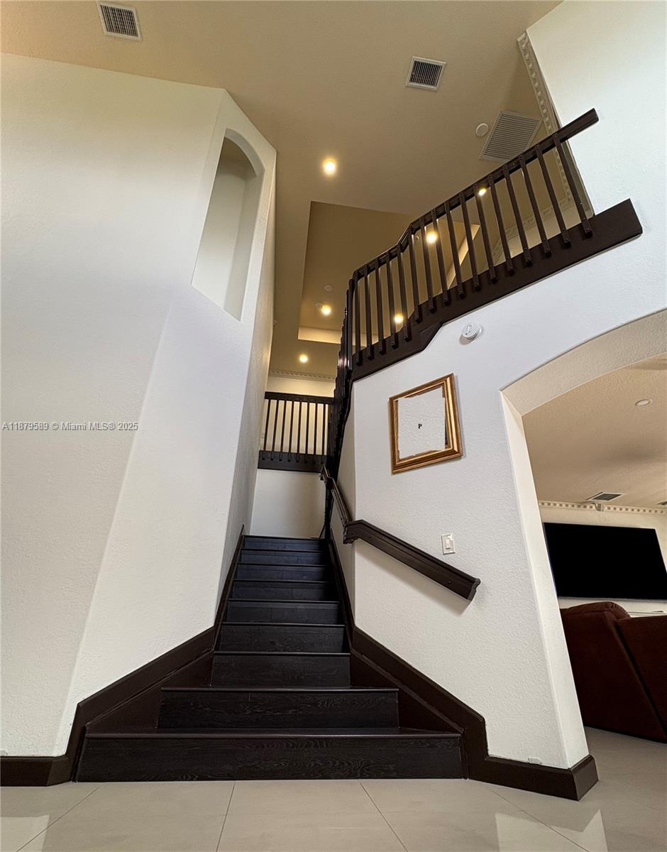 CENTURY GARDENS VILLAS - Residential Lease