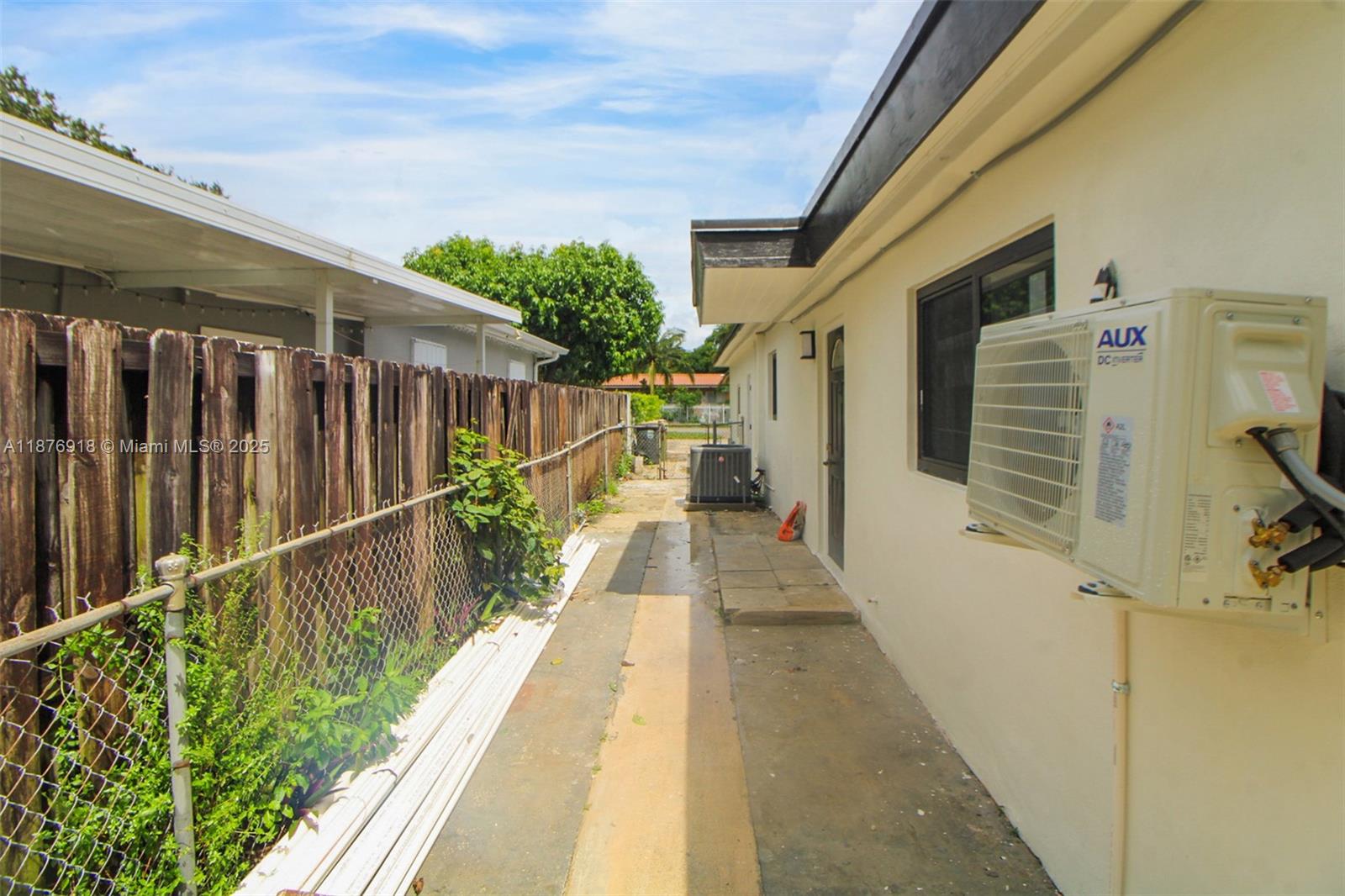 NORTH MIAMI HEIGHTS - Residential