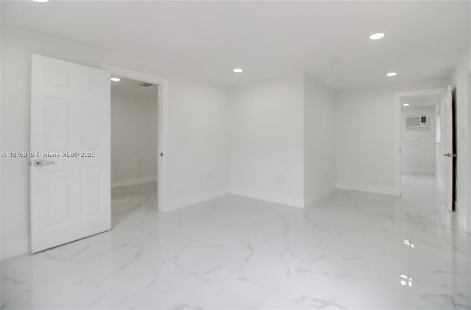 NORTH MIAMI HEIGHTS - Residential