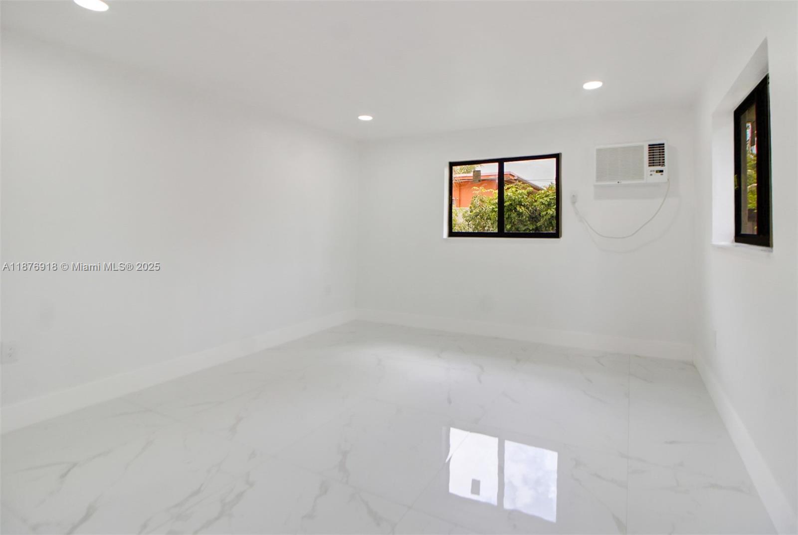 NORTH MIAMI HEIGHTS - Residential