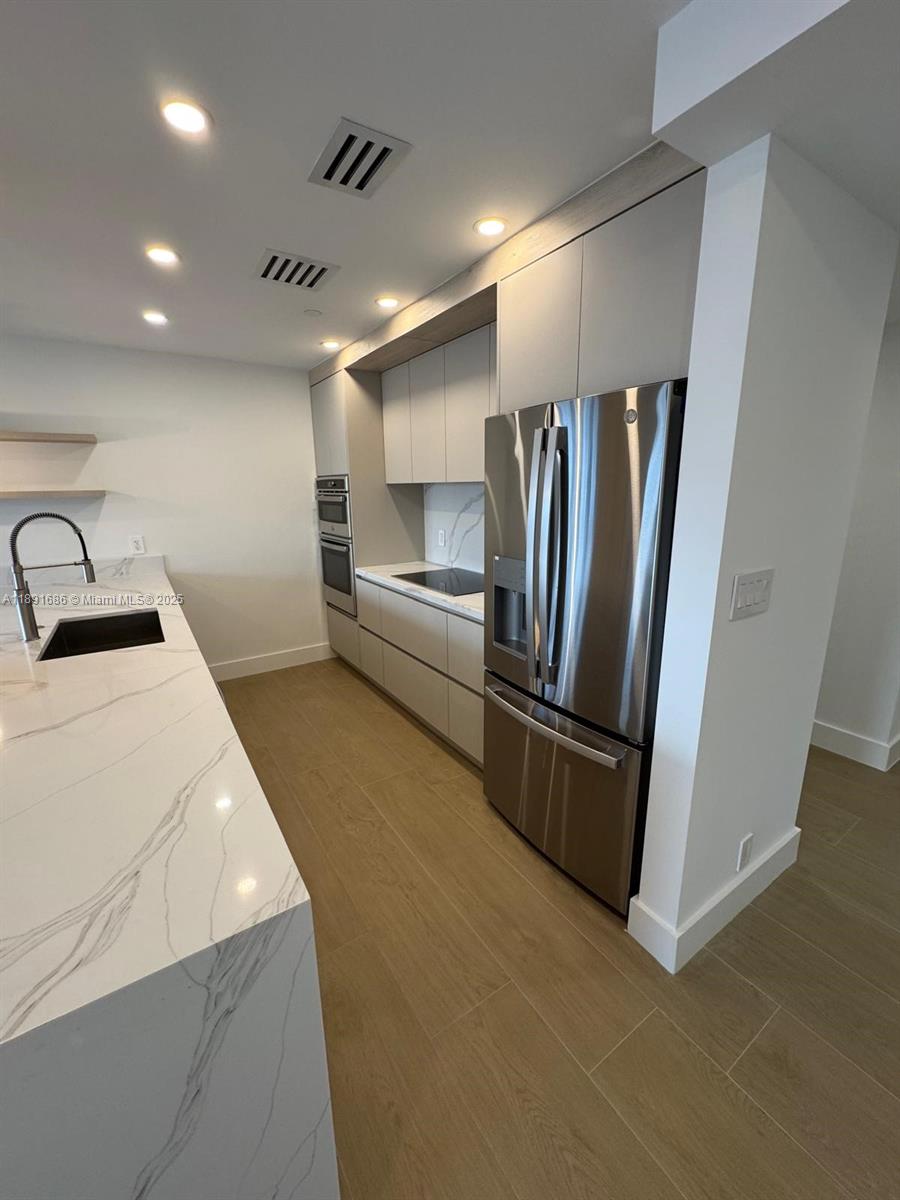 KEY COLONY NO 2 CONDO - Residential Lease