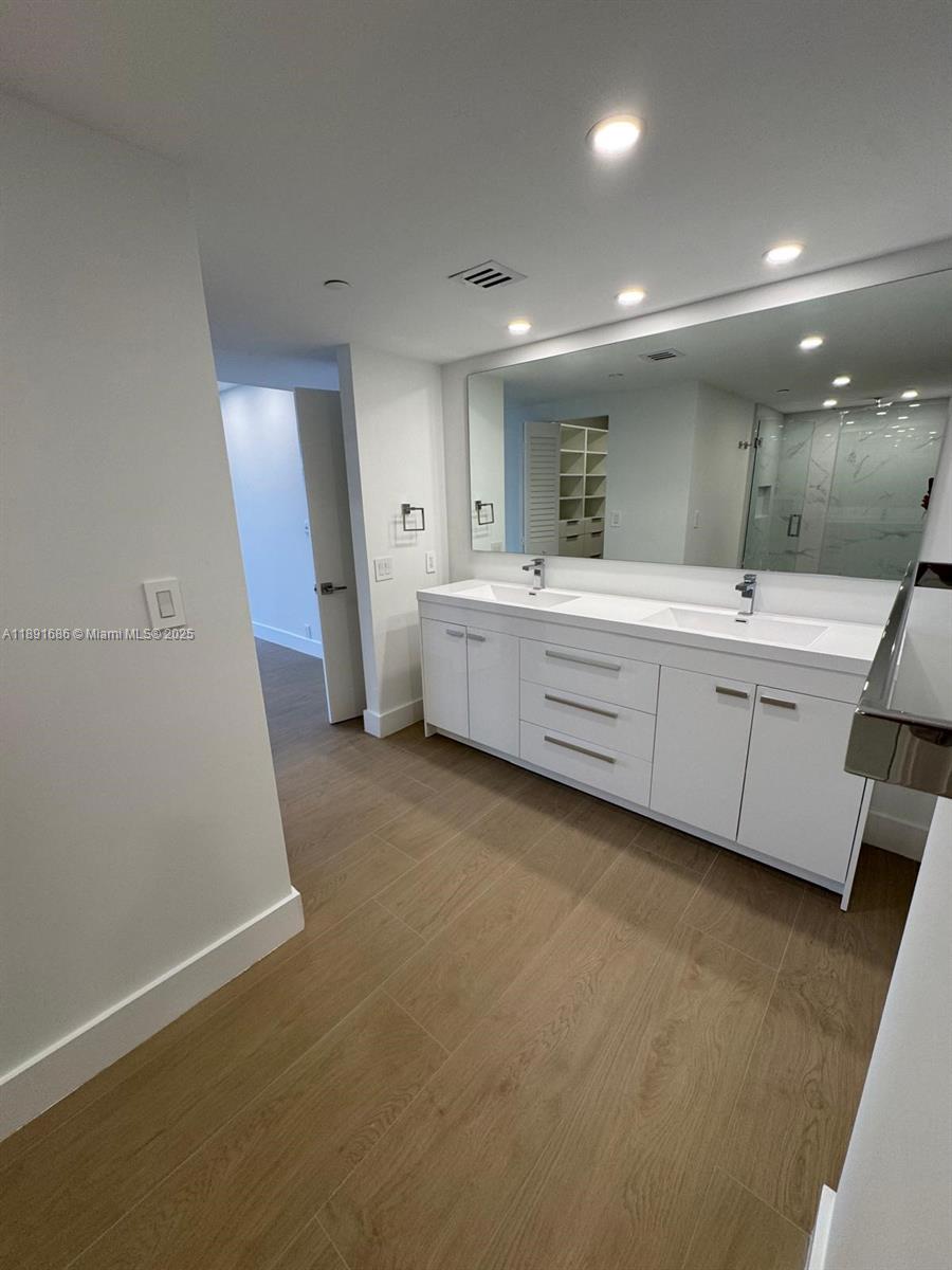 KEY COLONY NO 2 CONDO - Residential Lease