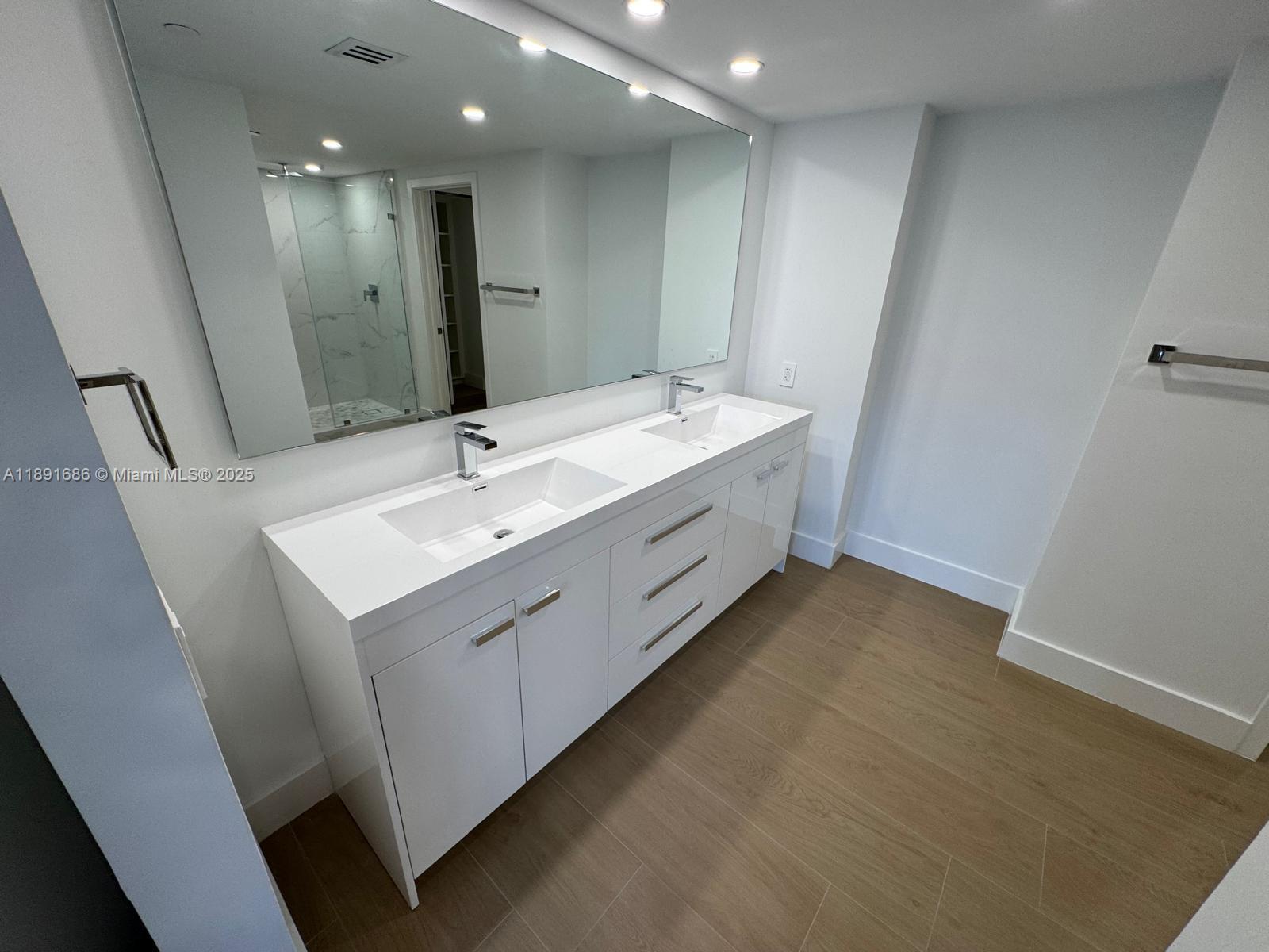 KEY COLONY NO 2 CONDO - Residential Lease