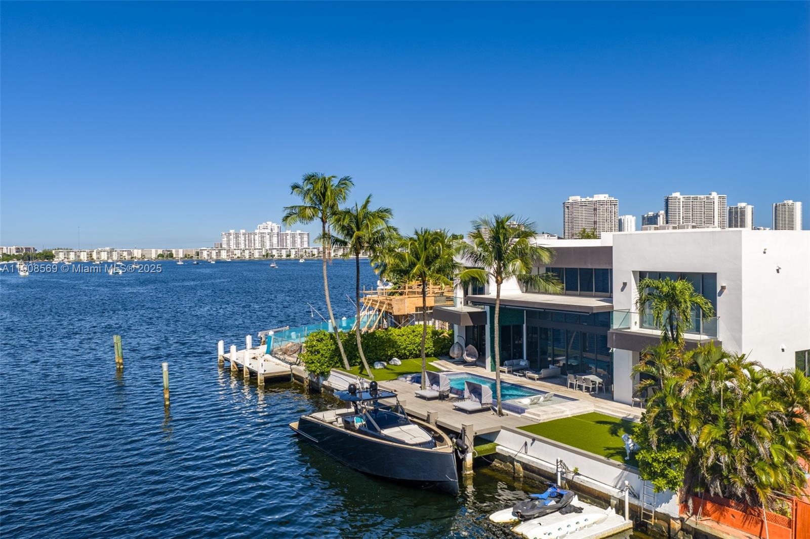 EASTERN SHORES - Residential