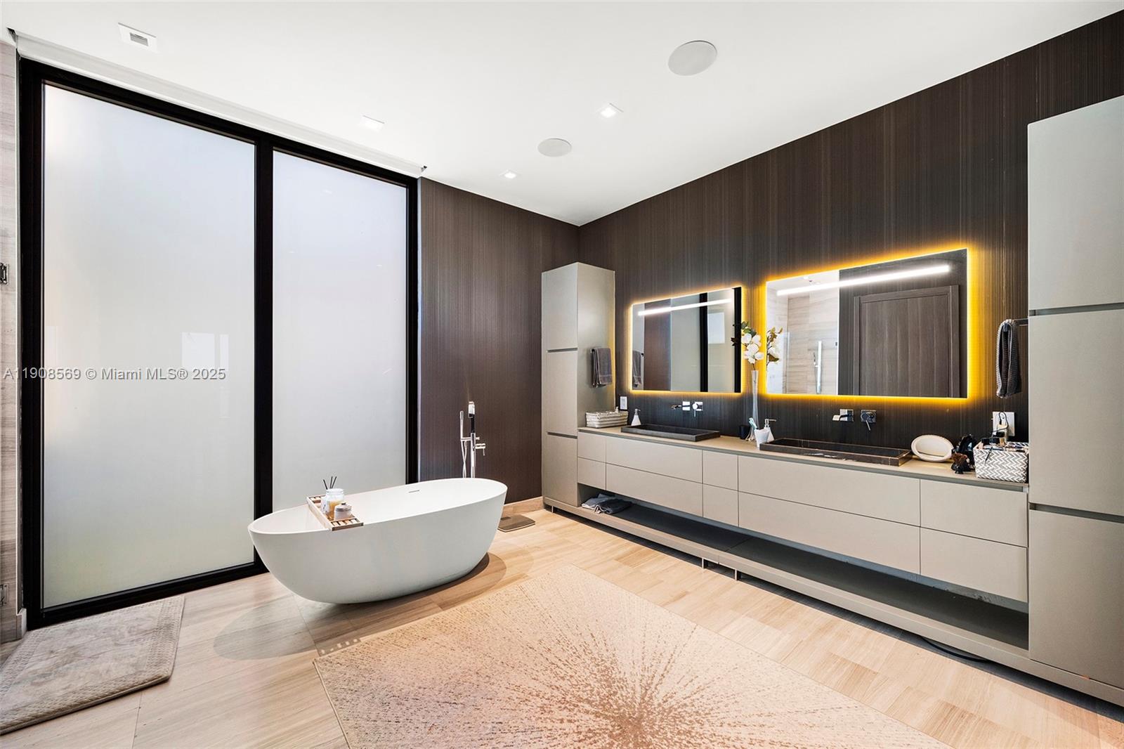 EASTERN SHORES - Residential