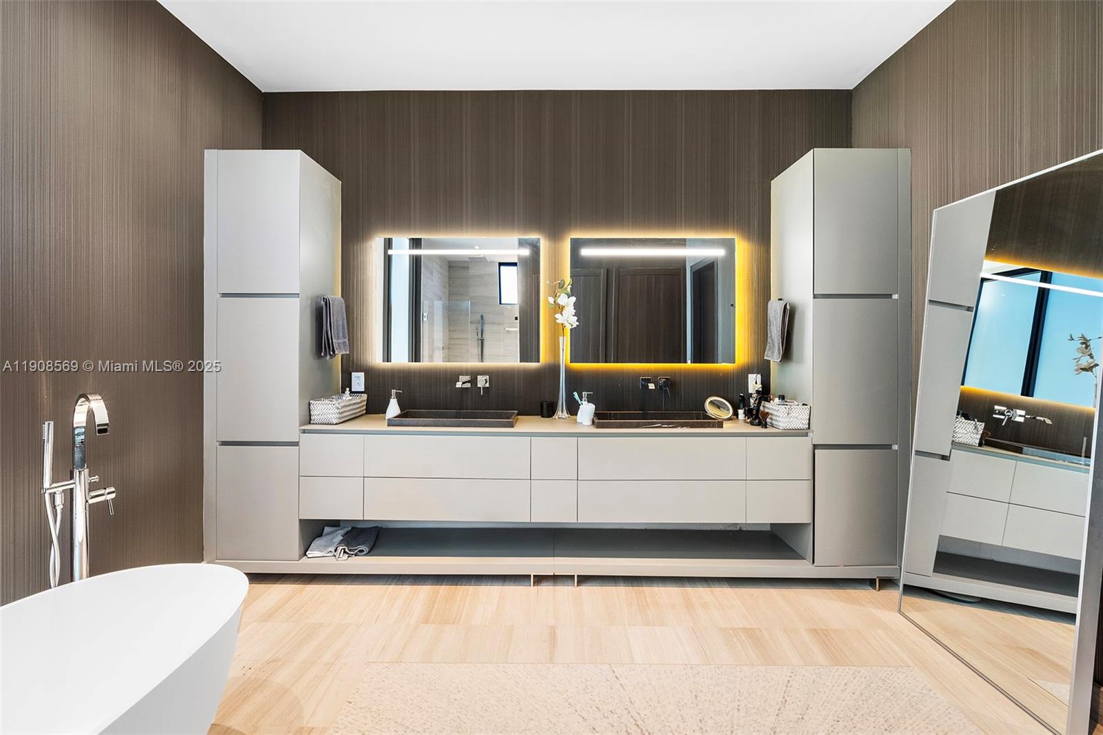 EASTERN SHORES - Residential