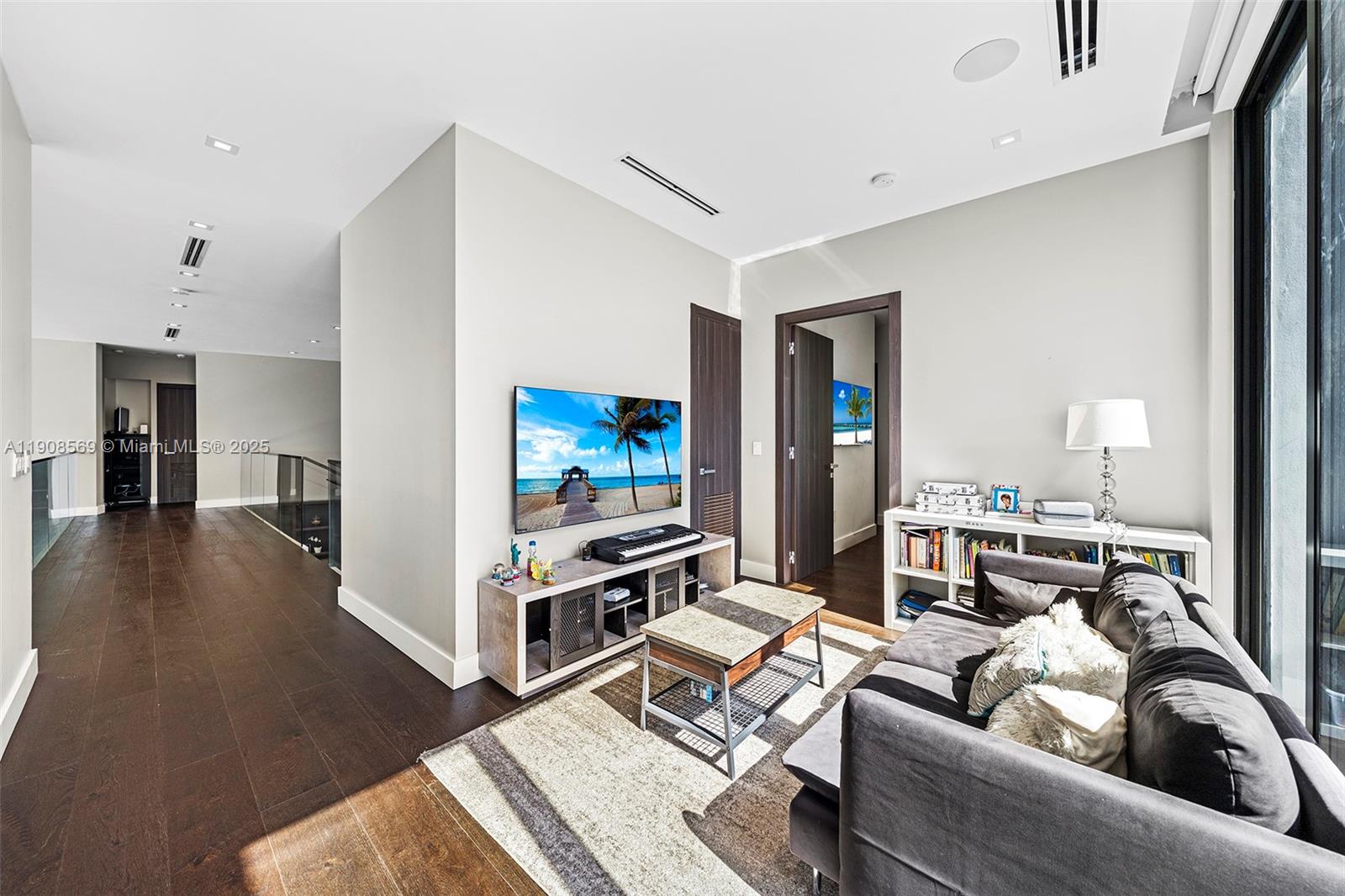 EASTERN SHORES - Residential