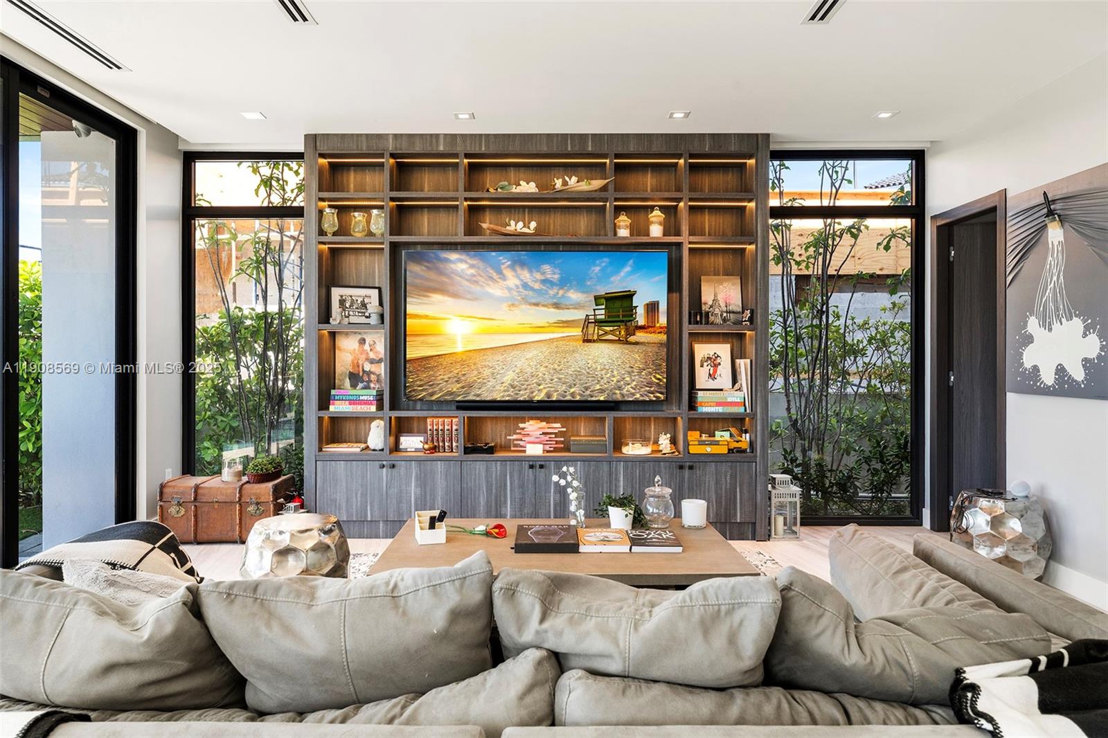 EASTERN SHORES - Residential