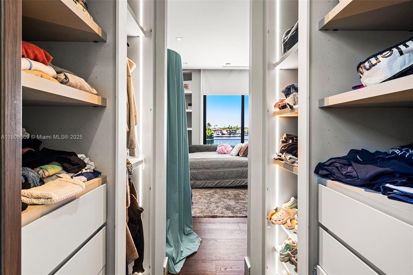 EASTERN SHORES - Residential