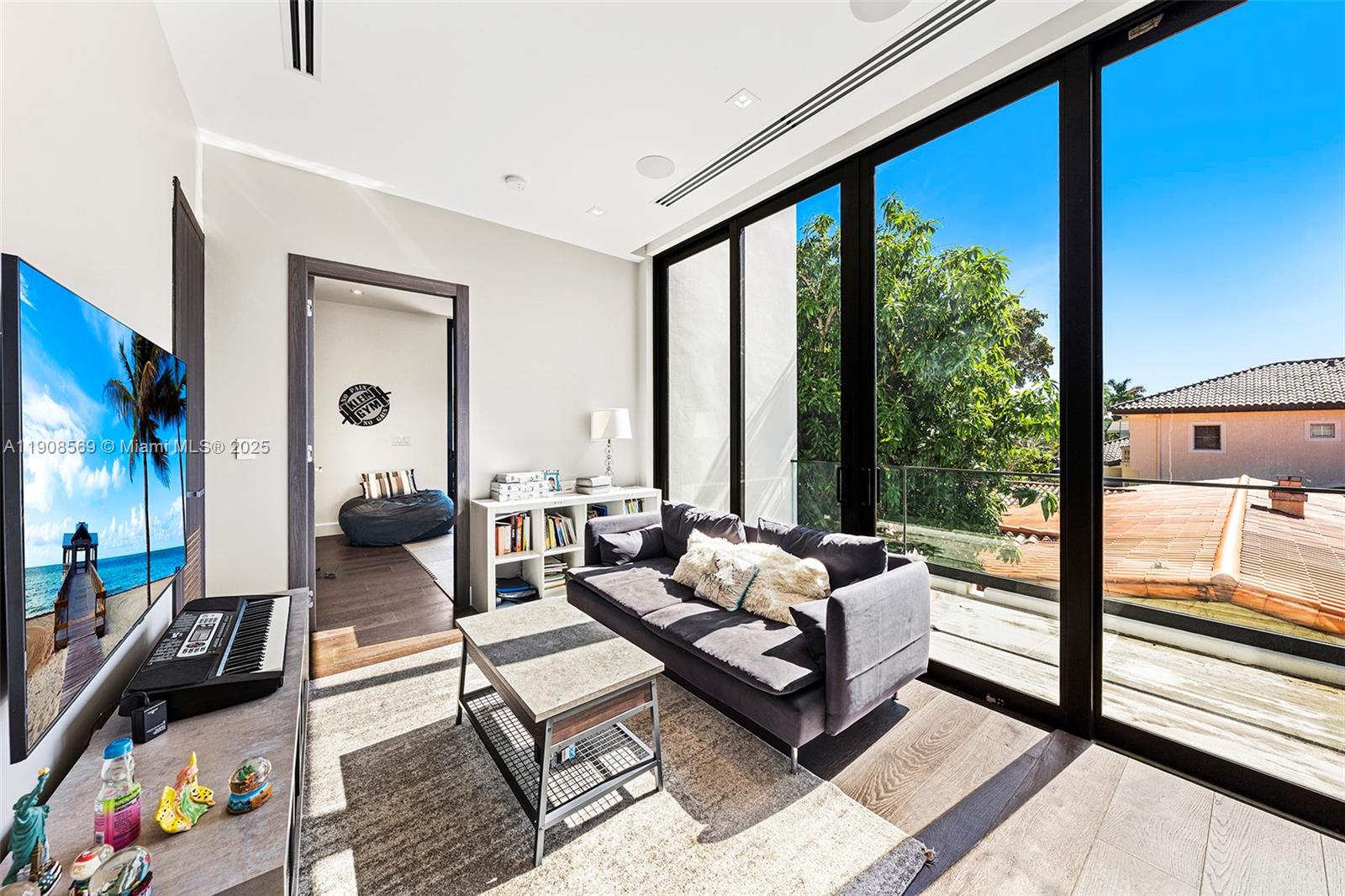 EASTERN SHORES - Residential