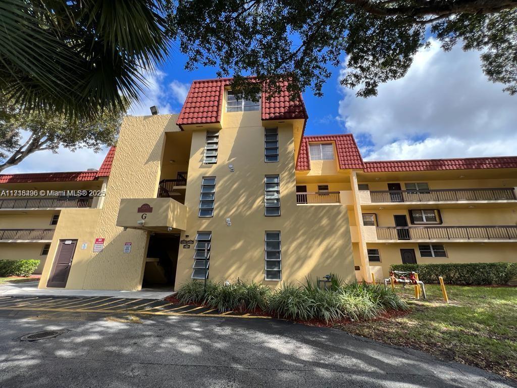 3253 Foxcroft Rd G109, Miramar, Broward County, Florida - 2 Bedrooms  
2 Bathrooms - 