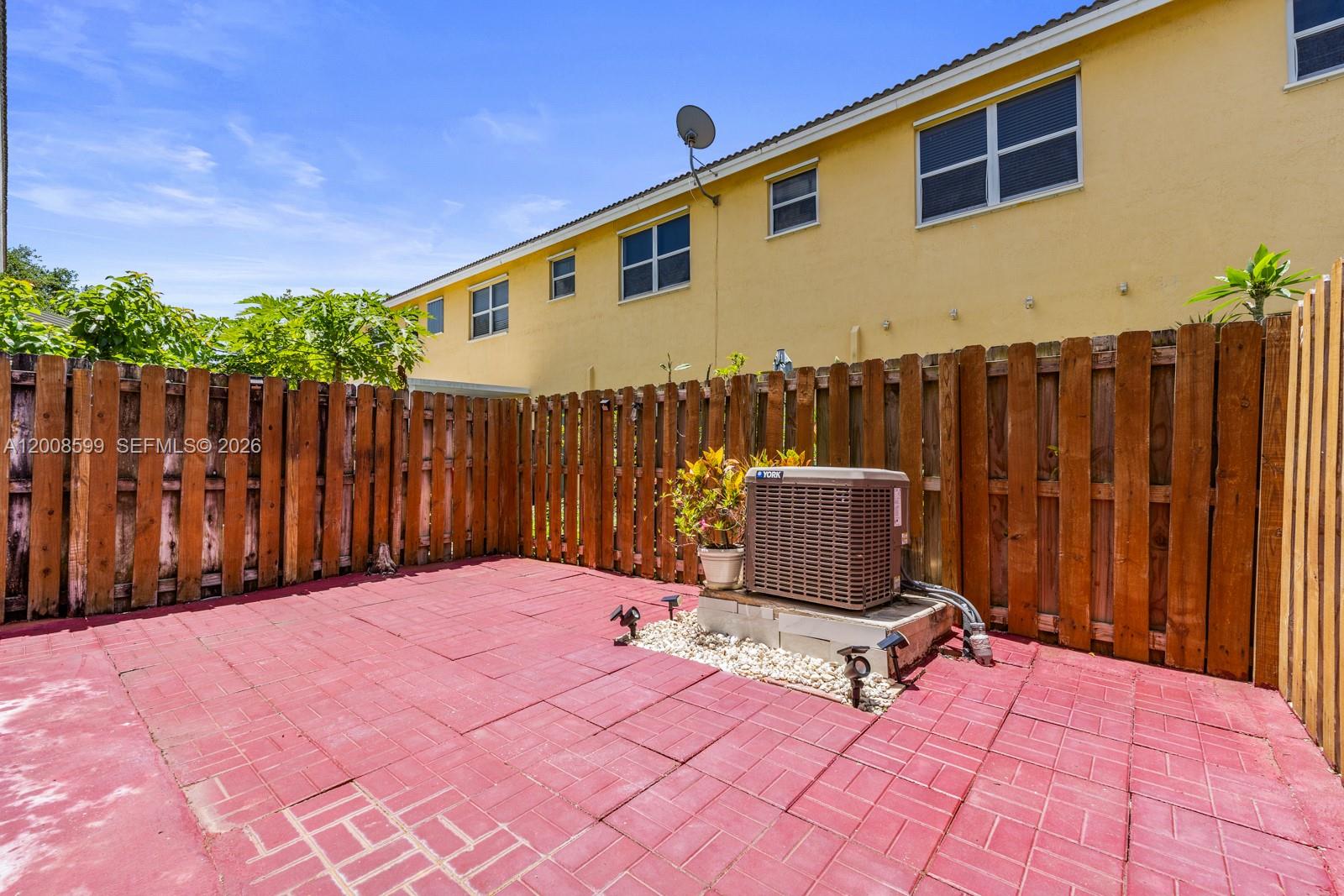 MARBELLA BAY - Residential