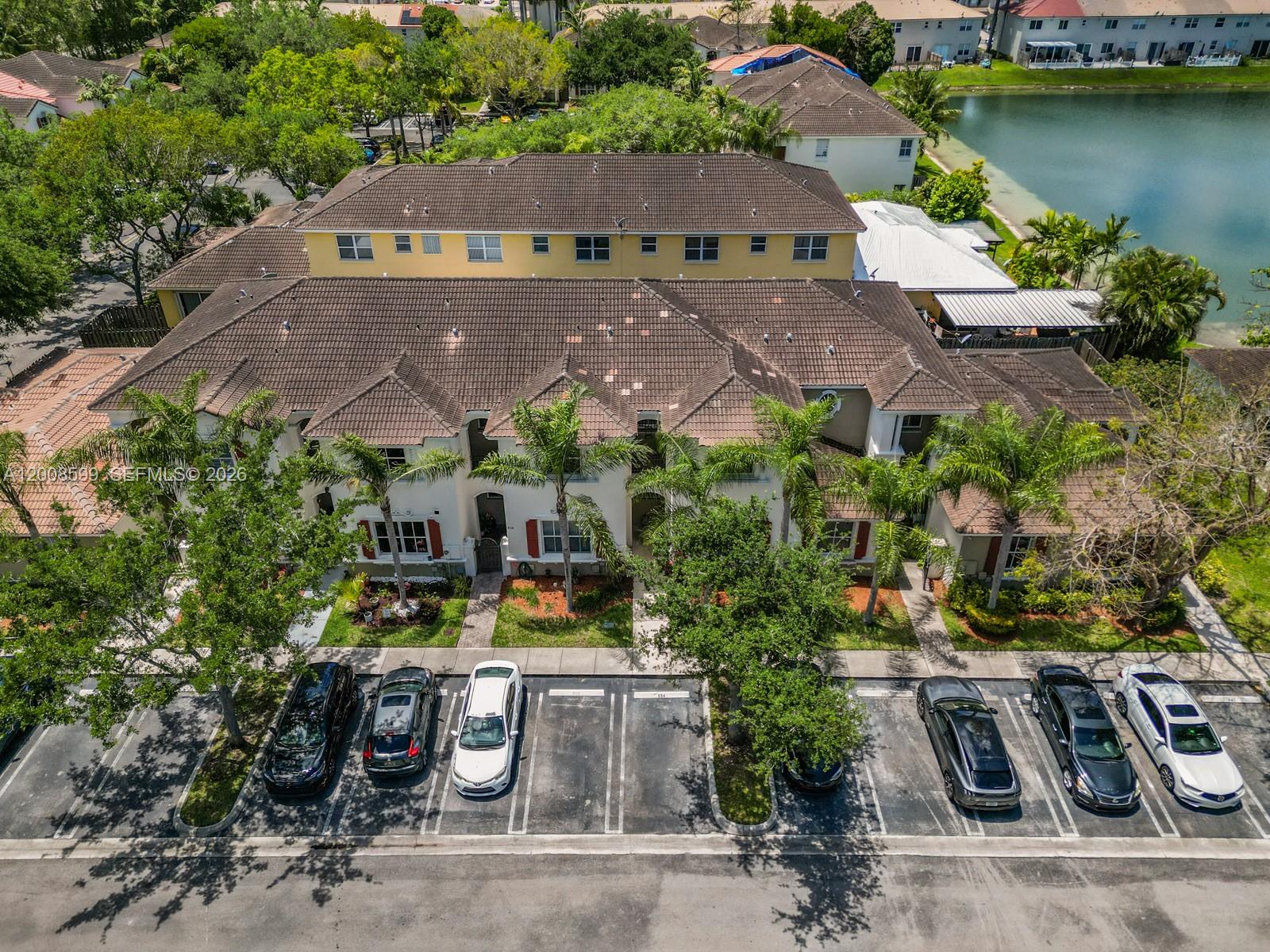 MARBELLA BAY - Residential