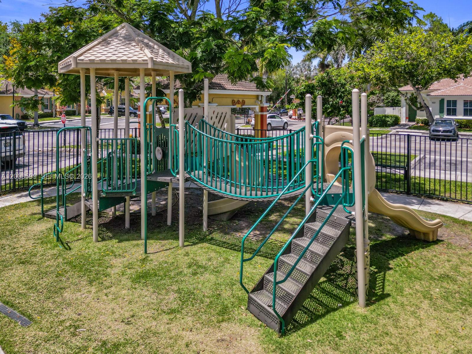 MARBELLA BAY - Residential