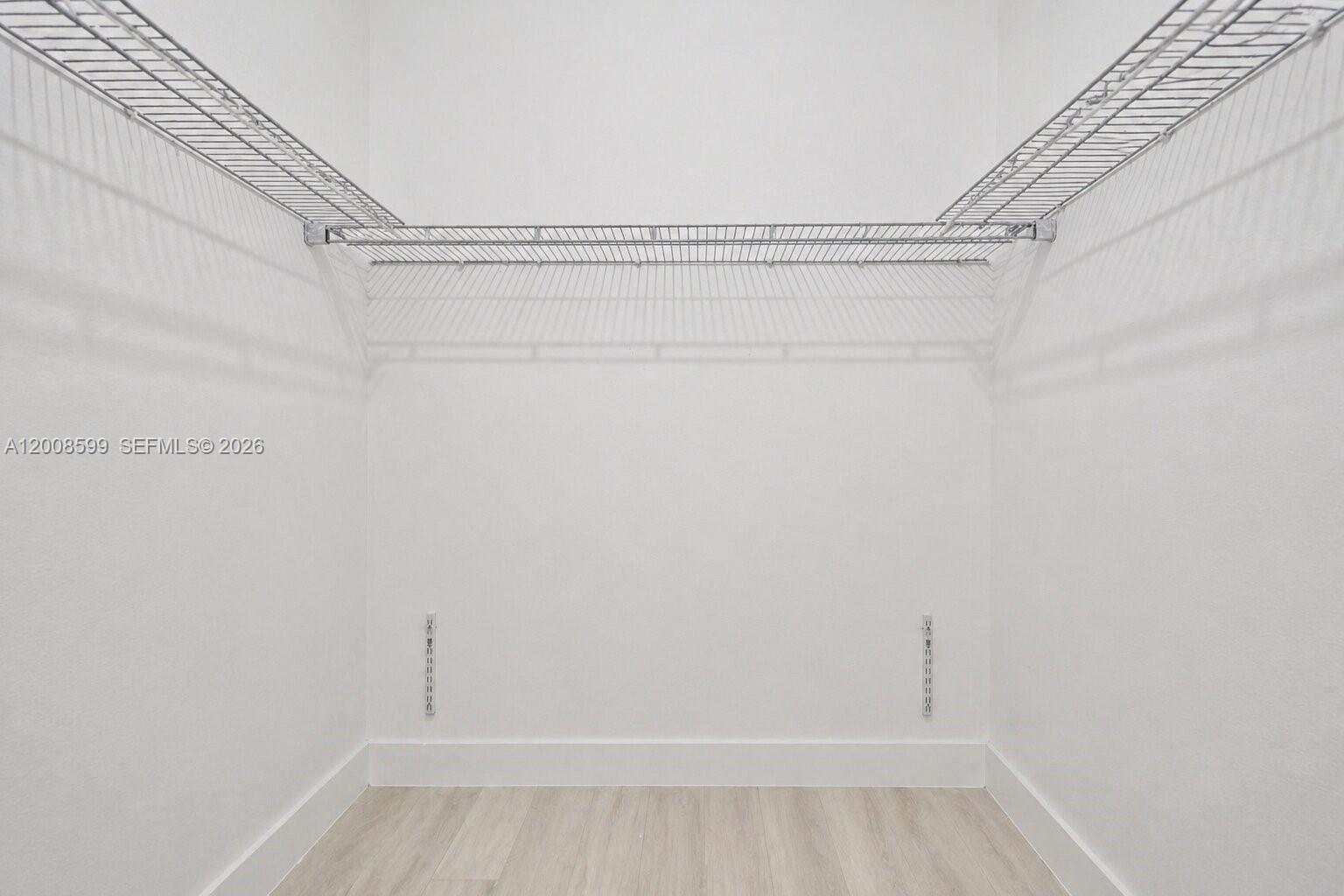 MARBELLA BAY - Residential