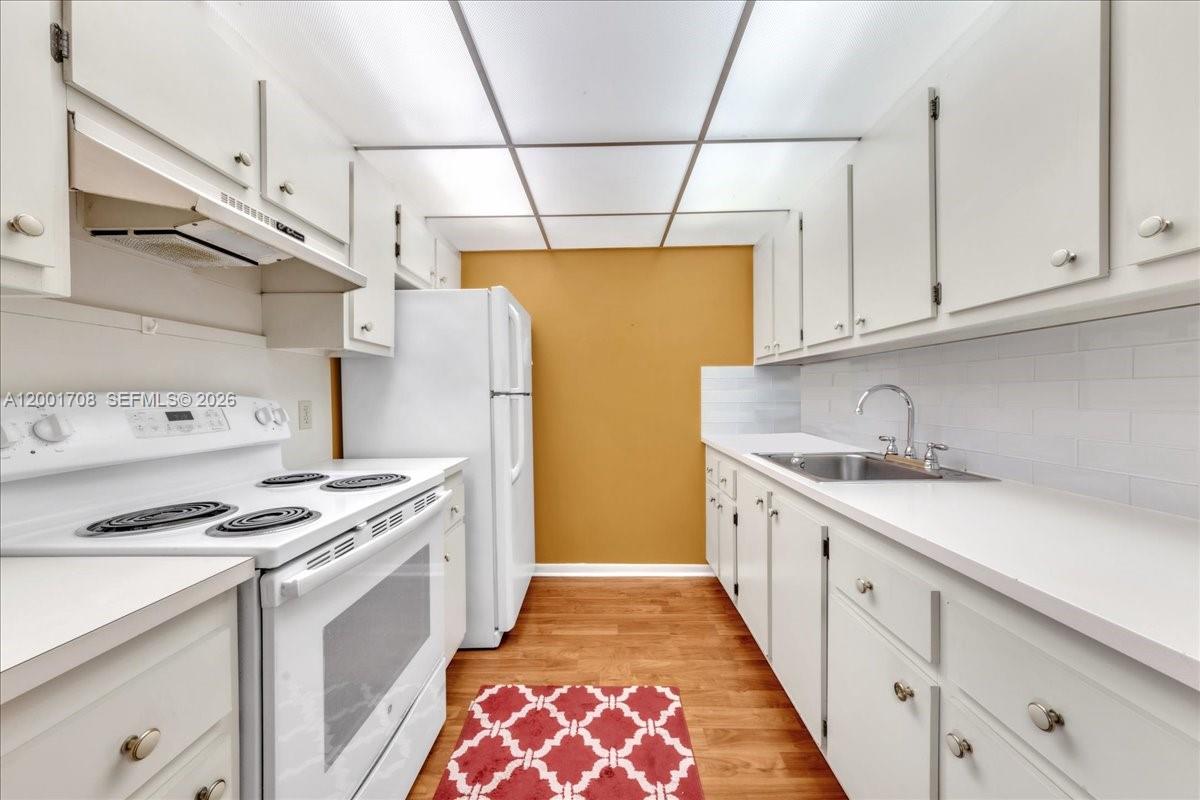 NEW HAMPTON AT CENTURY VI - Residential