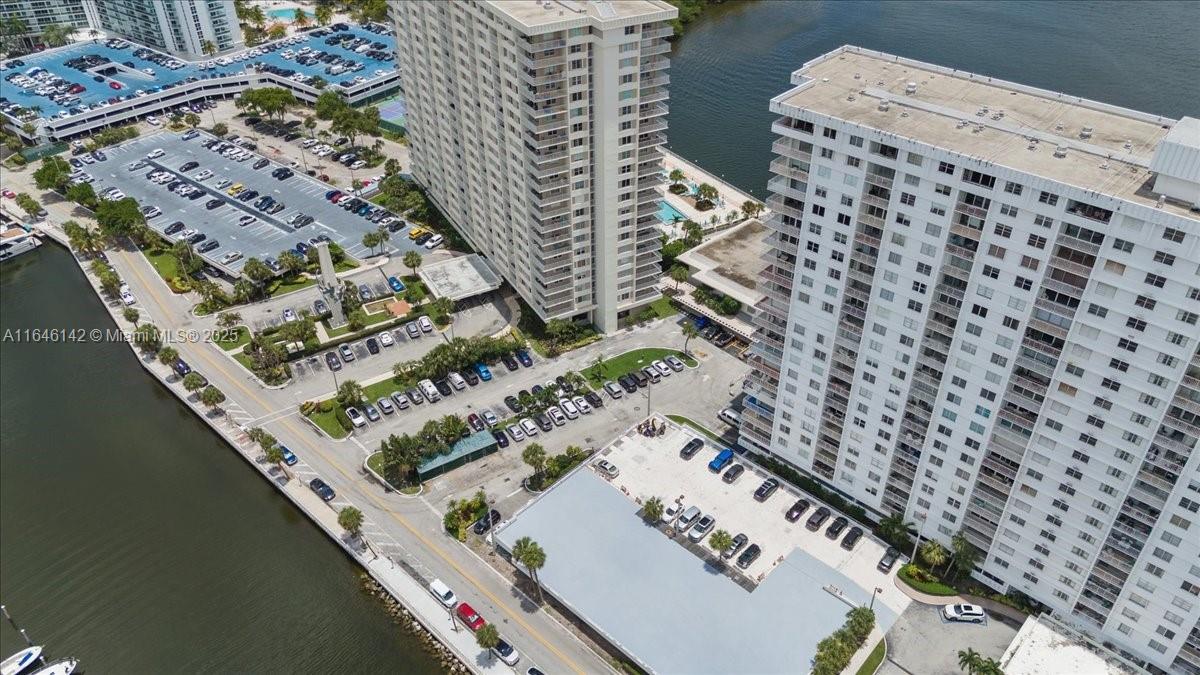 ARLEN HOUSE WEST CONDO - Residential