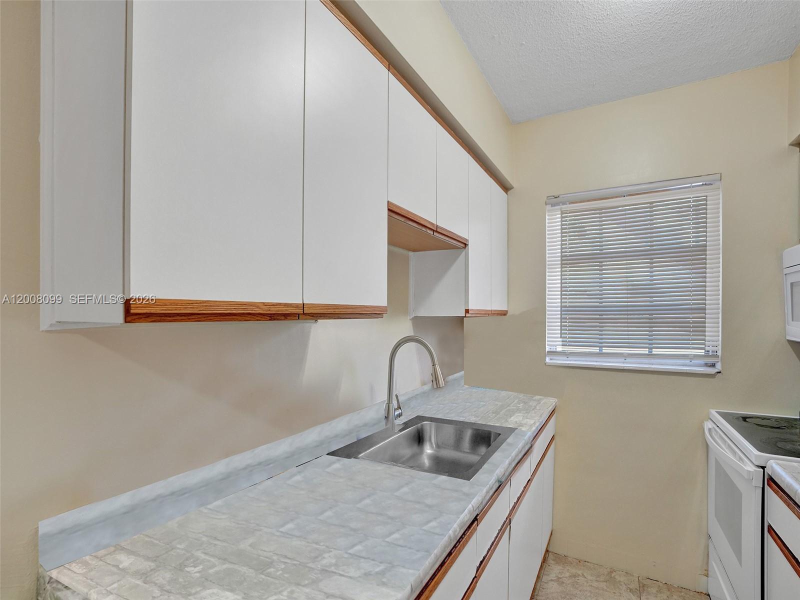1211 NE 23rd Ave 2
