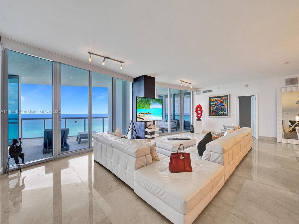 JADE OCEAN CONDO - Residential