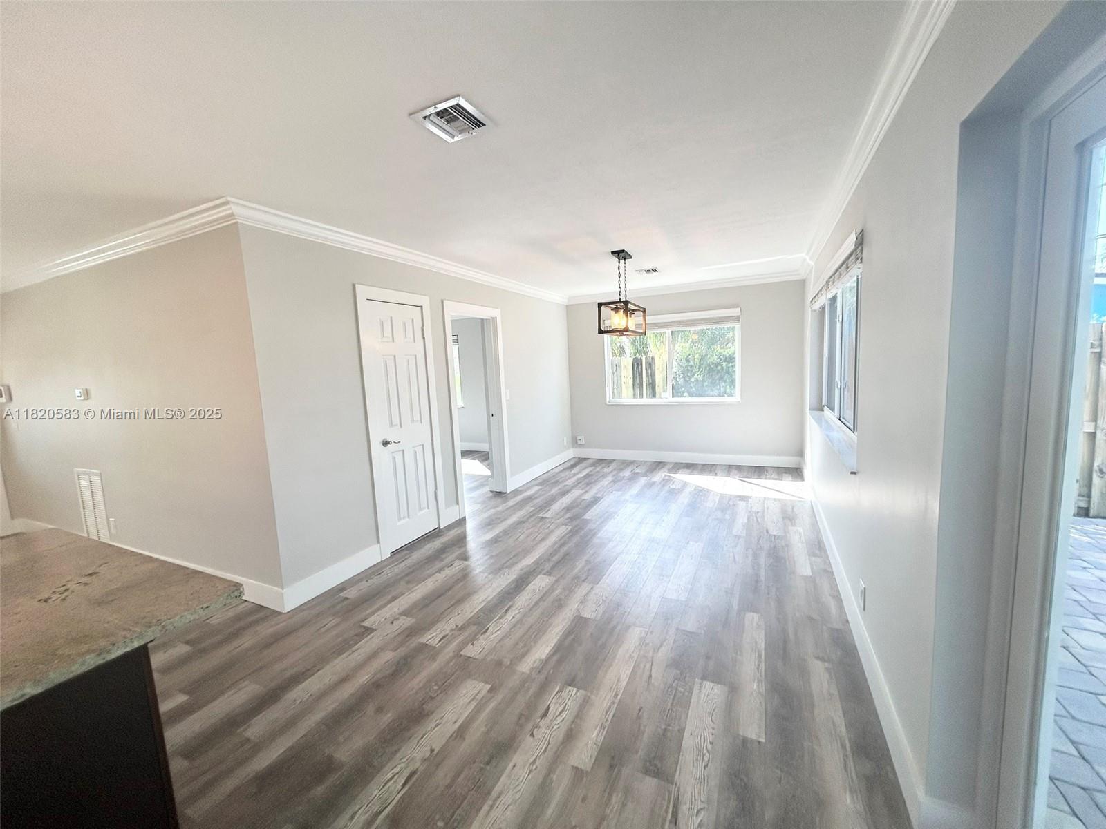 CORAL MANOR THIRD ADD - Residential Lease